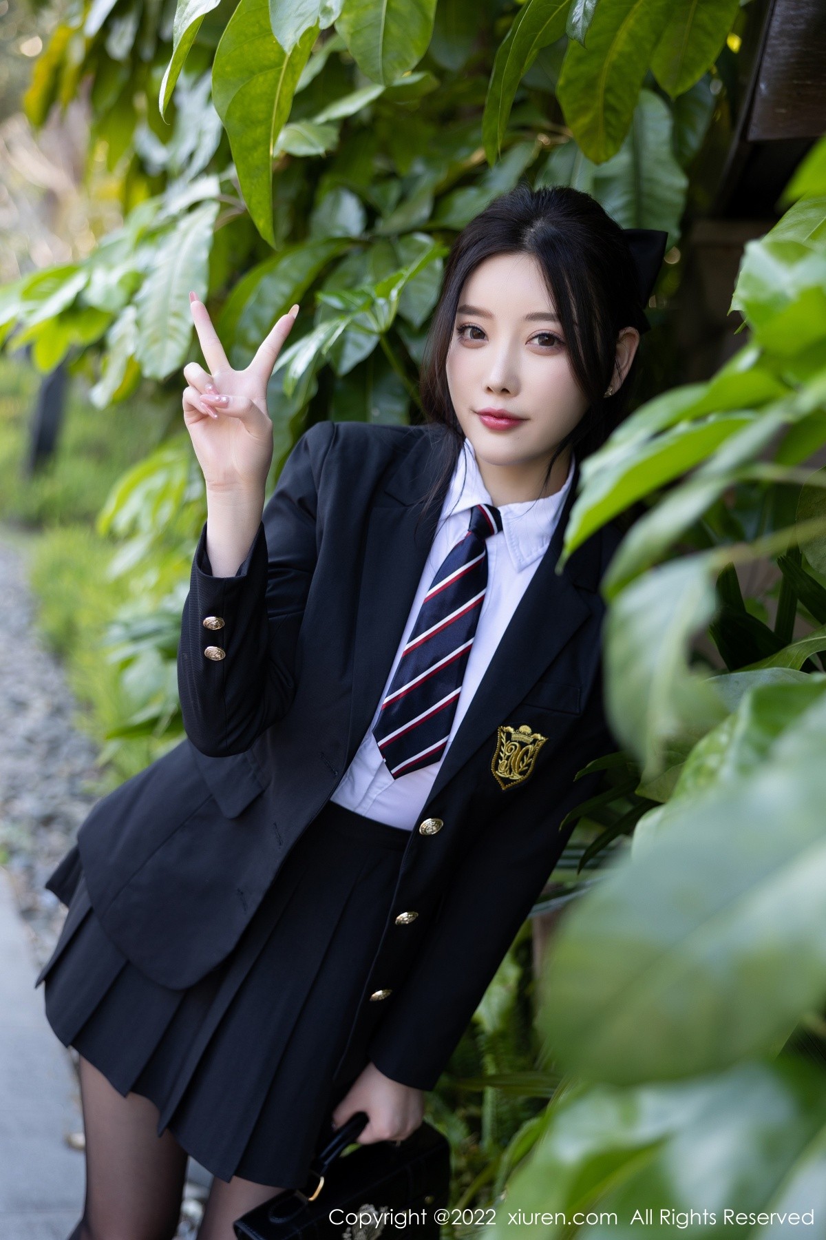 xgyw.top_XiuRen第4721期_女神杨晨晨Yome脱学妹制服露性感内衣黑丝裤袜完美诱惑写真77P