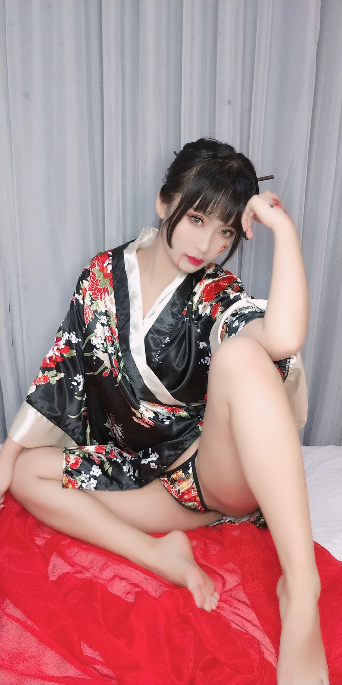 xgyw.top_动漫博主洛璃LoLiSAMA歌舞伎主题私房性感真空和服半脱秀豪乳翘臀诱惑写真92P