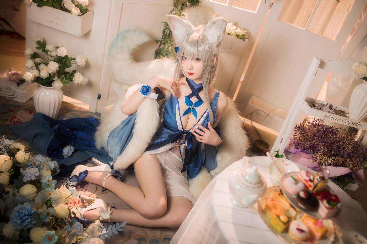 xgyw.top_动漫博主封疆疆v信浓礼服主题私房性感开胸礼服半撩露白嫩美腿迷人诱惑写真38P
