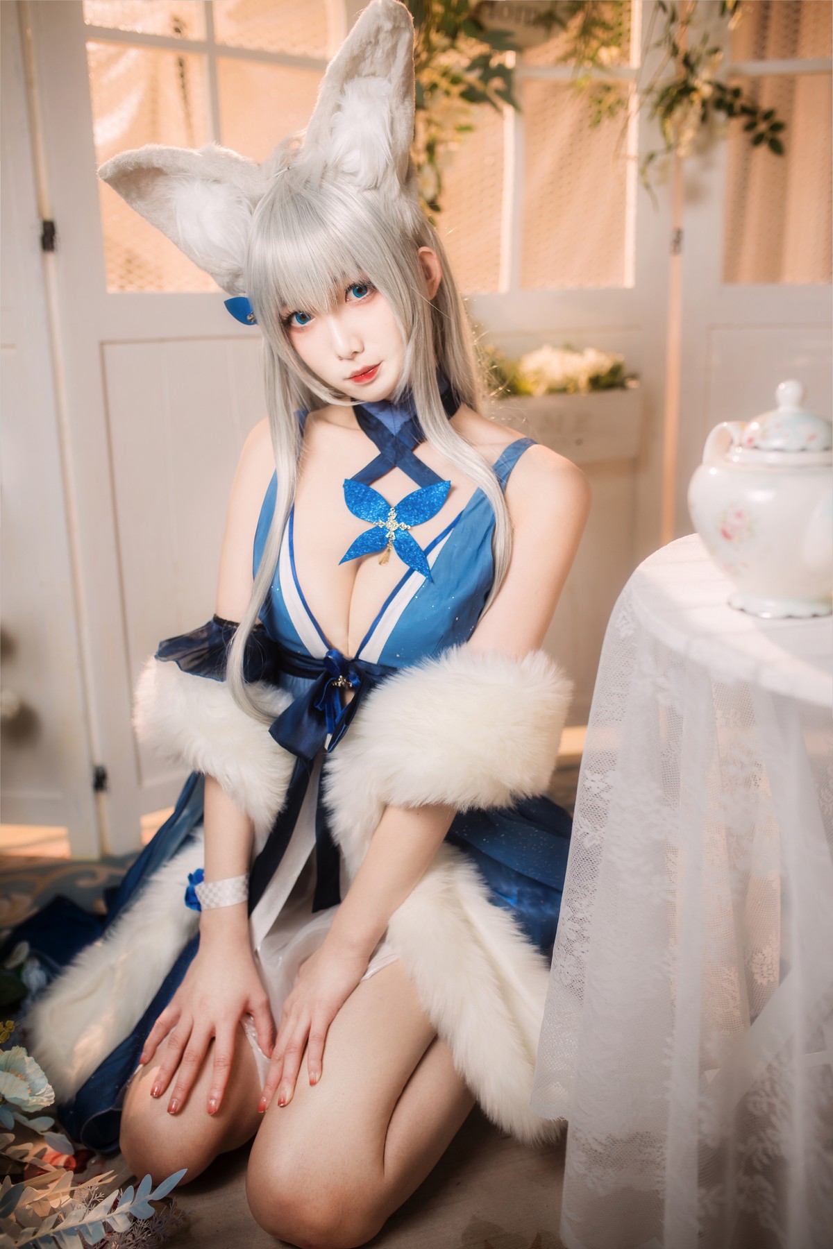 xgyw.top_动漫博主封疆疆v信浓礼服主题私房性感开胸礼服半撩露白嫩美腿迷人诱惑写真38P