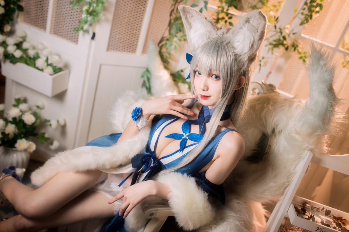 xgyw.top_动漫博主封疆疆v信浓礼服主题私房性感开胸礼服半撩露白嫩美腿迷人诱惑写真38P