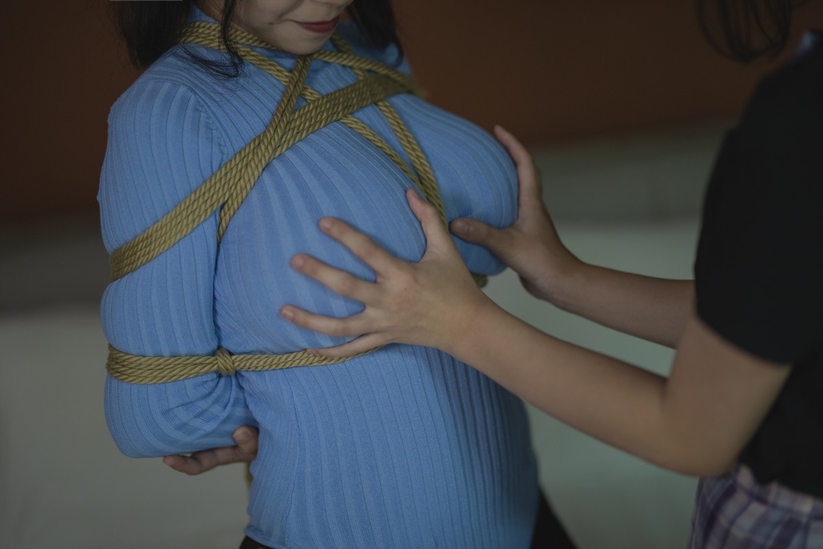 xgyw.top_网络美女无颜小天使wy绳艺主题私房性感毛衣配破烂黑丝裤袜情趣捆绑诱惑写真42P