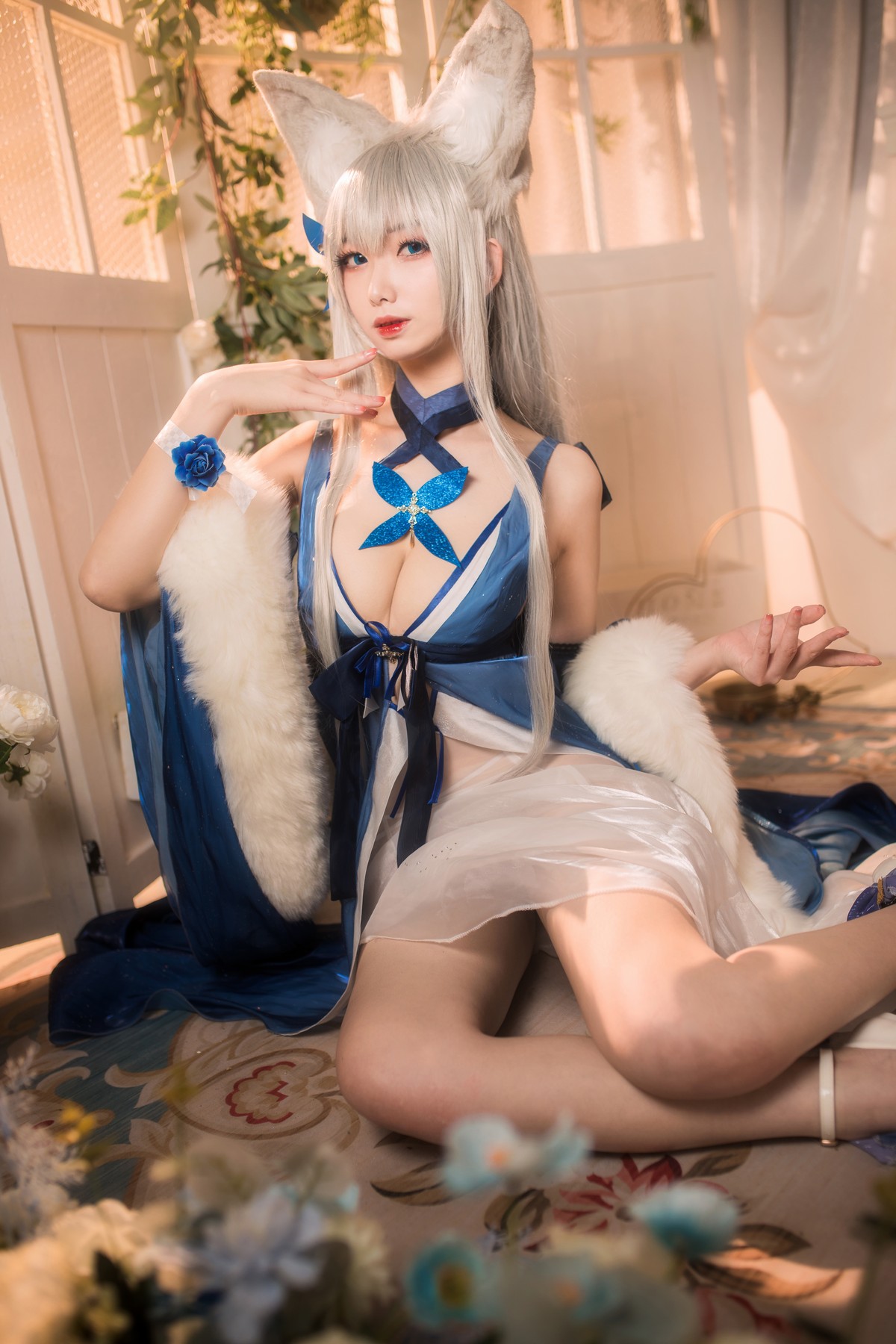 xgyw.top_动漫博主封疆疆v信浓礼服主题私房性感开胸礼服半撩露白嫩美腿迷人诱惑写真38P
