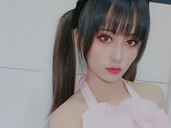 动漫博主洛璃LoLiSAMA猫咪围裙主题私人性感粉色围裙配白色内裤撩人骚扰写真95P