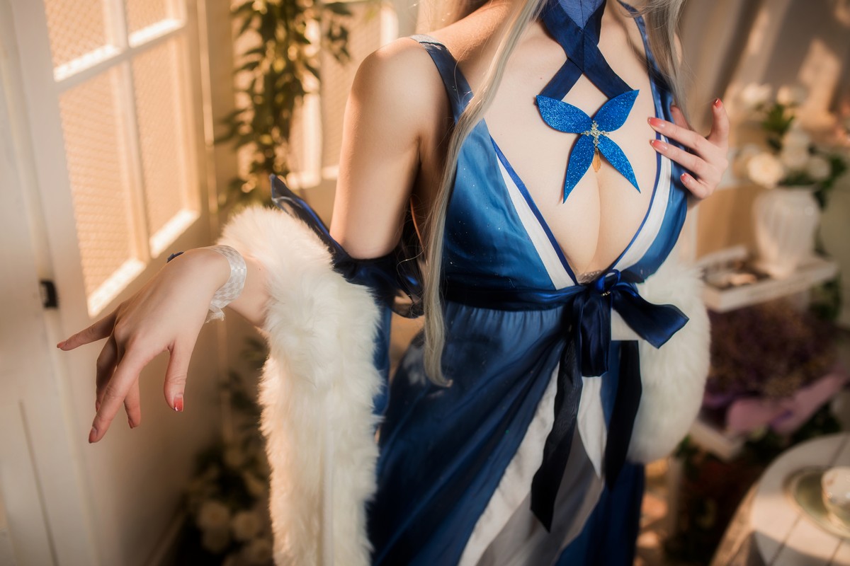 xgyw.top_动漫博主封疆疆v信浓礼服主题私房性感开胸礼服半撩露白嫩美腿迷人诱惑写真38P