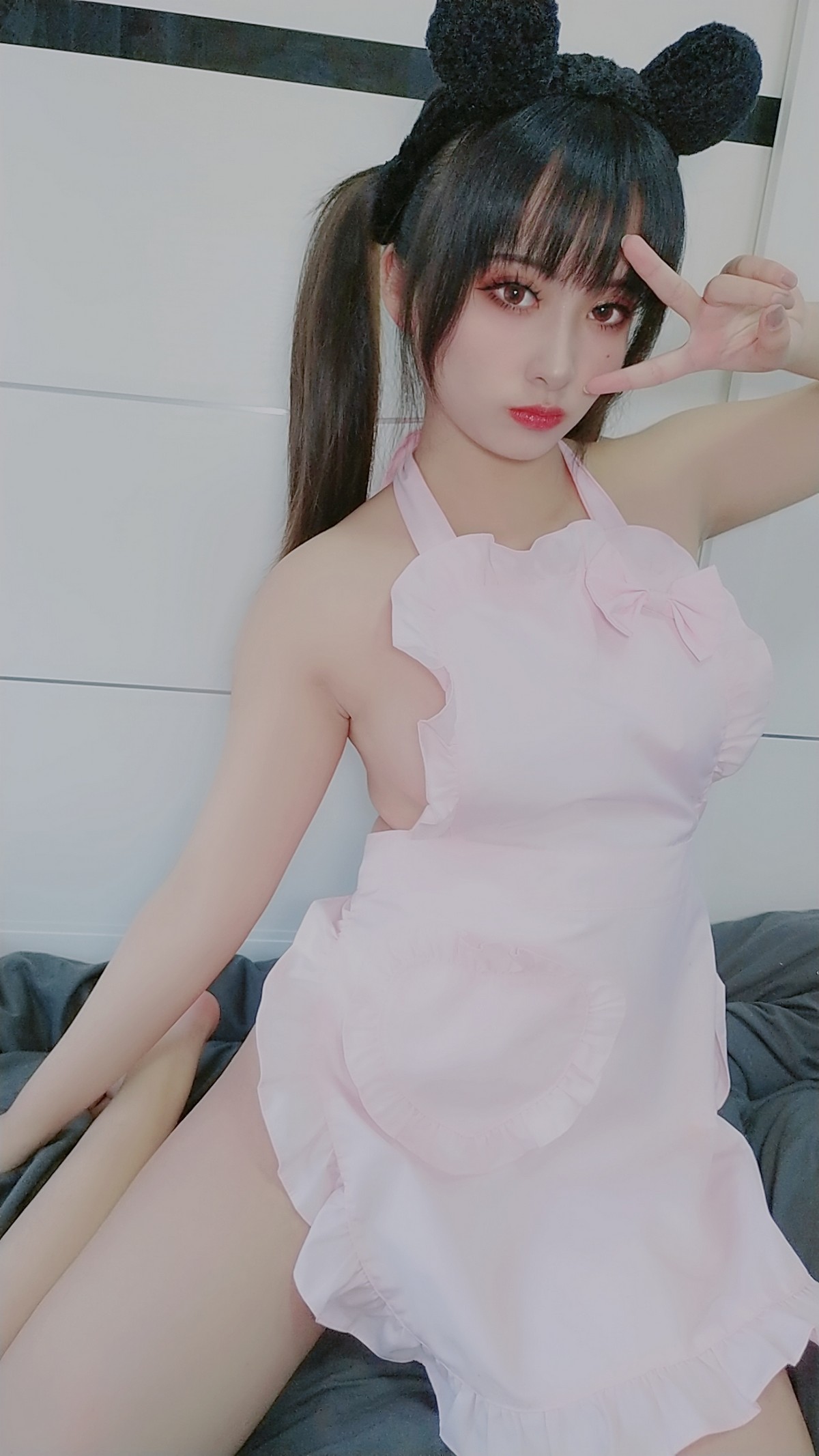 xgyw.top_动漫博主洛璃LoLiSAMA猫咪围裙主题私房性感粉色围裙配白色内裤撩人诱惑写真95P