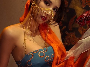 [Ugirls爱极品]No.2301_车模葛征Model异域风情主题抹胸服饰配薄纱裙迷人骚扰写真35P