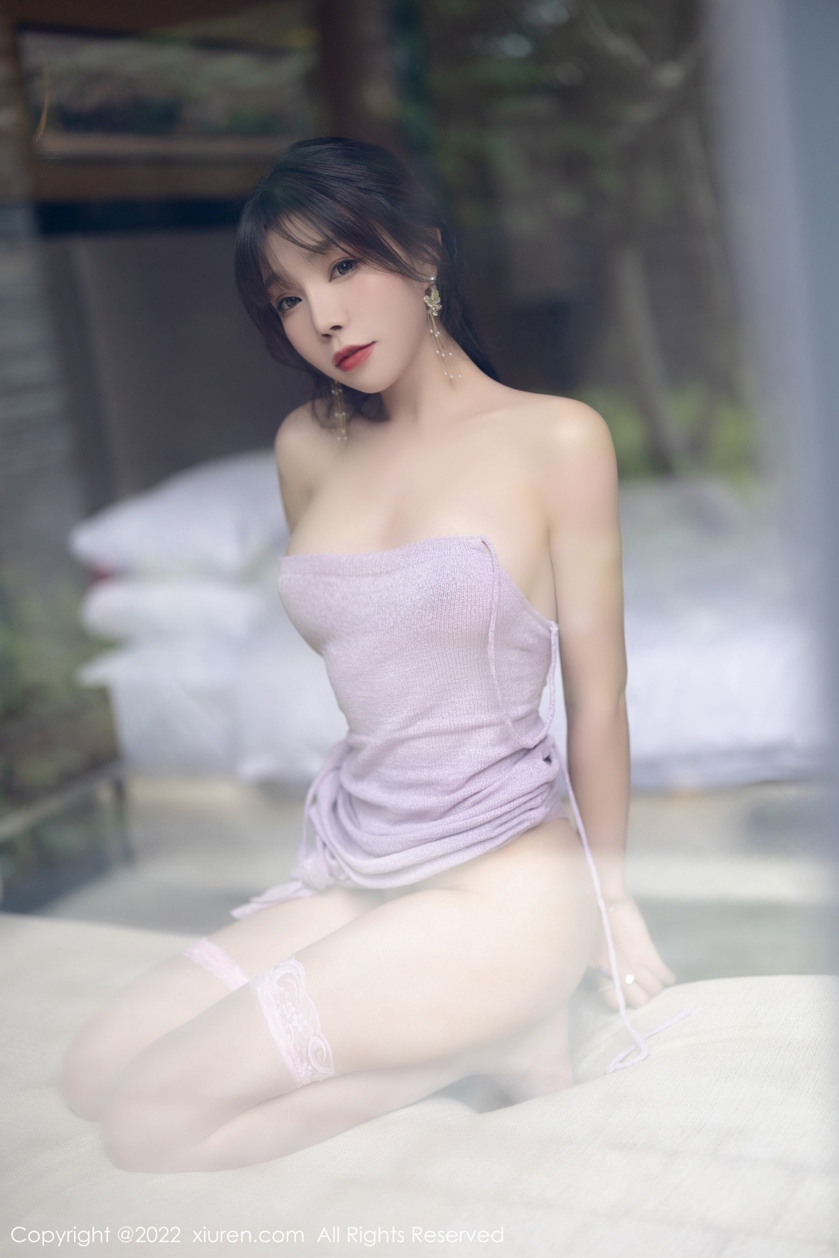 xgyw.top_XiuRen第4734期_女神芝芝Booty紫色吊带长裙配白色蕾丝袜秀完美身材诱惑写真77P