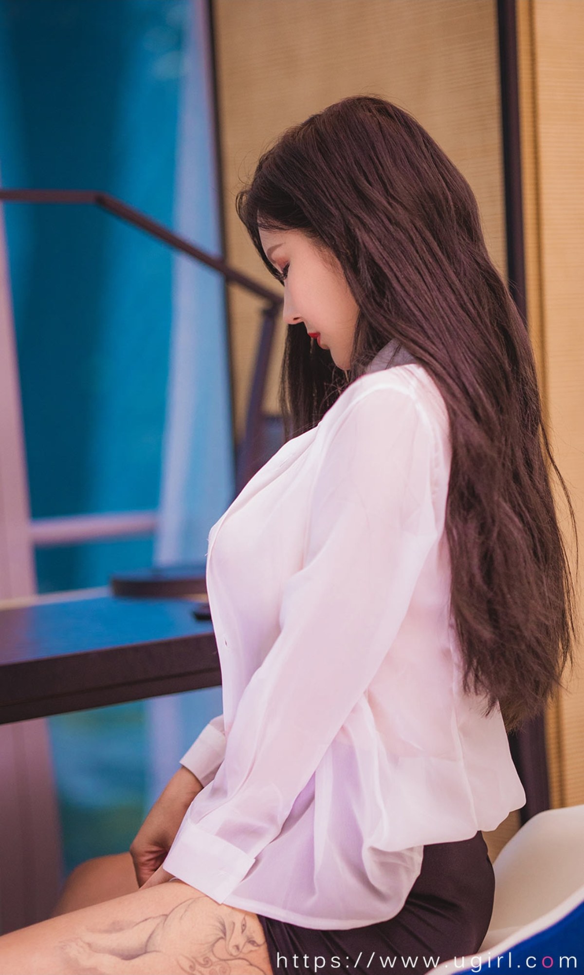 xgyw.top_[Ugirls爱尤物]No.2300_模特娜依灵儿制服密钥主题白衬衫配黑短裙秀完美身材诱惑写真35P
