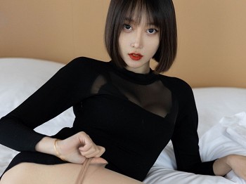 [HuaYang花漾]Vol.491_丽质美人玥儿玥er私人黑色超短连衣裙配开档肉丝完美骚扰写真50P