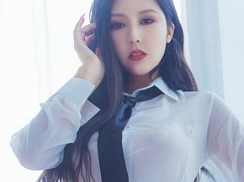 [Ugirls爱极品]No.2300_车模娜依灵儿工作服密钥主题白衬衫配黑短裙秀完美身材骚扰写真35P