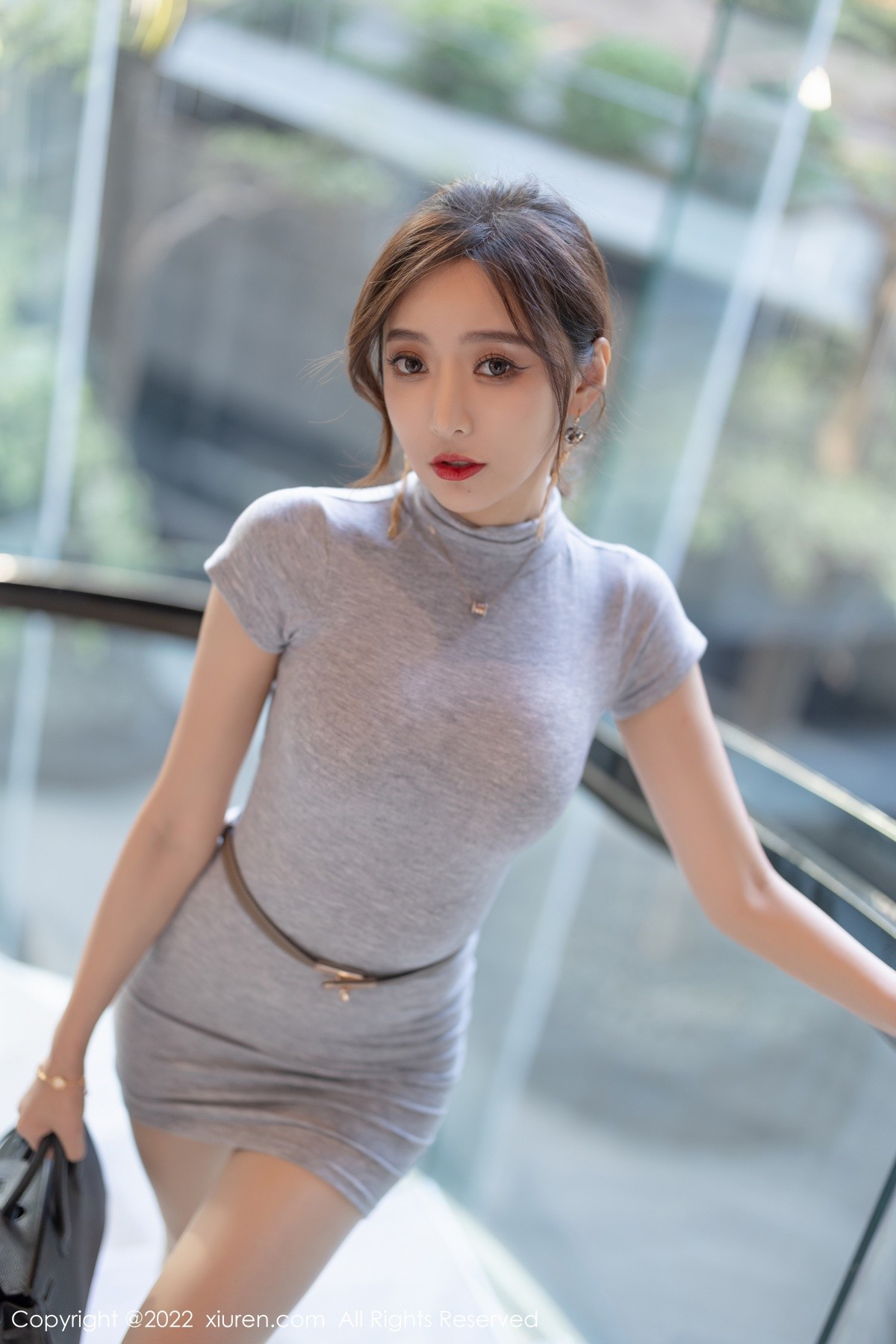 xgyw.top_[XiuRen秀人网]No.4743_女神王馨瑶yanni灰色连衣裙半撩露超薄肉丝裤袜完美诱惑写真71P