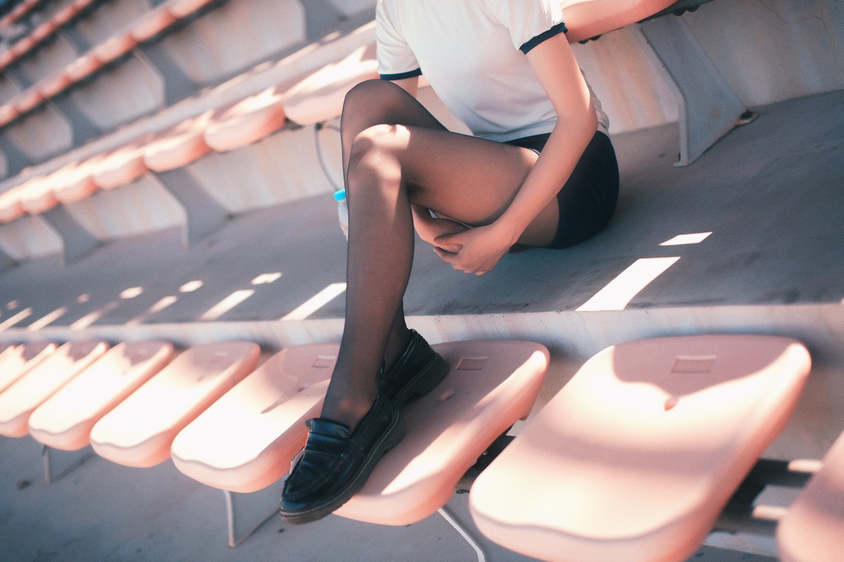 xgyw.top_网红Cosplay沧霁桔梗黑丝体操服主题学校体育场紧身体操服秀完美身材性感写真53P