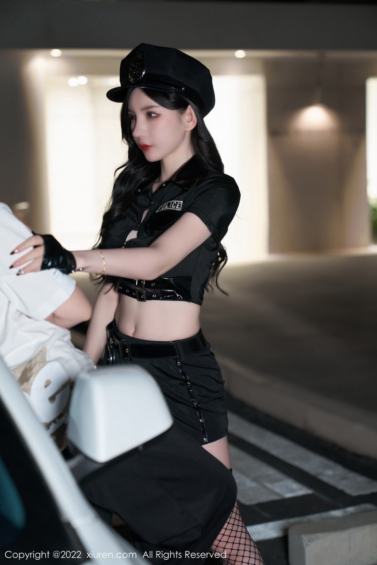 xgyw.top_[XiuRen秀人网]No.4741_女神周于希Sally女警官主题黑色短裙露蕾丝内裤秀翘臀诱惑写真72P