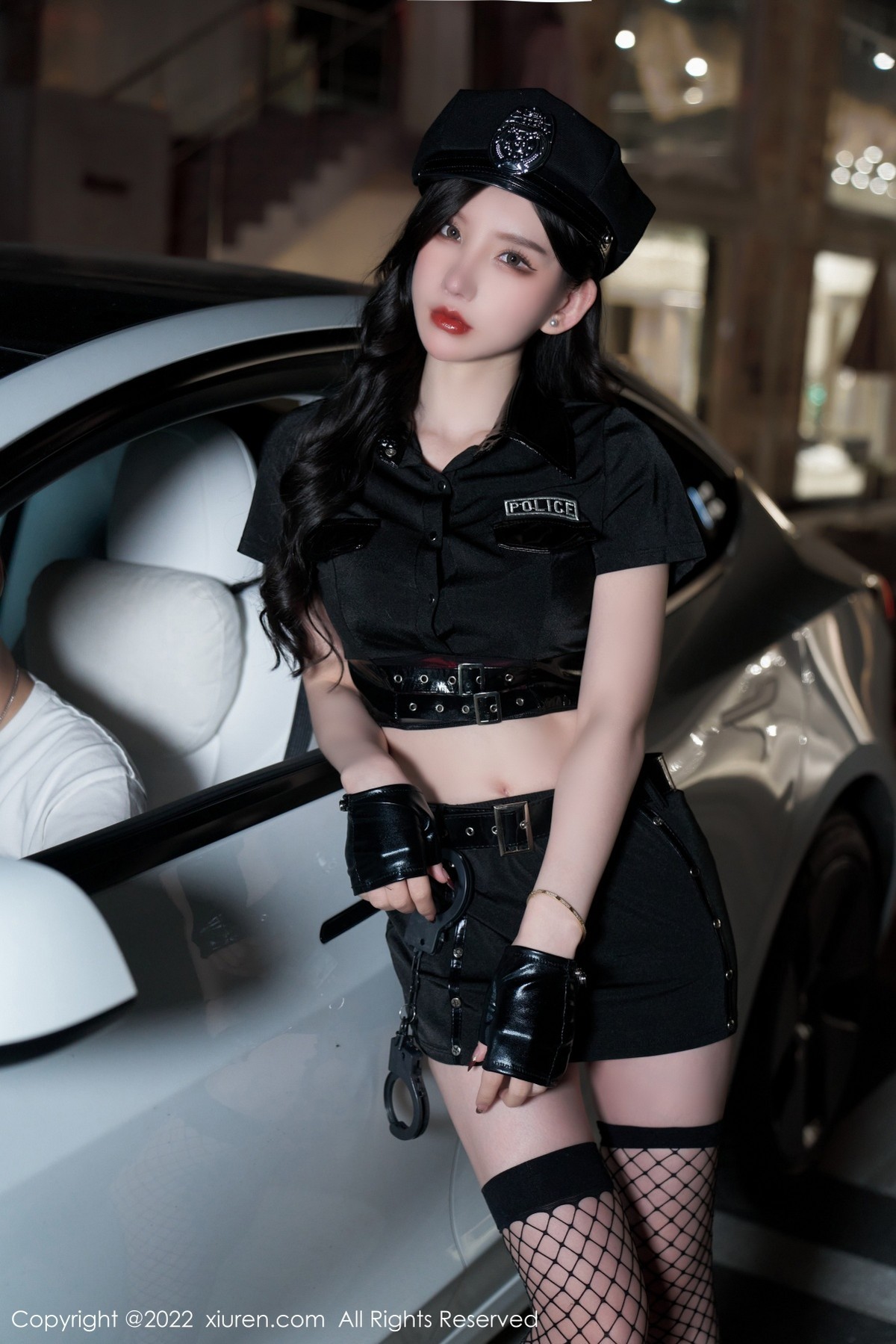 xgyw.top_[XiuRen秀人网]No.4741_女神周于希Sally女警官主题黑色短裙露蕾丝内裤秀翘臀诱惑写真72P