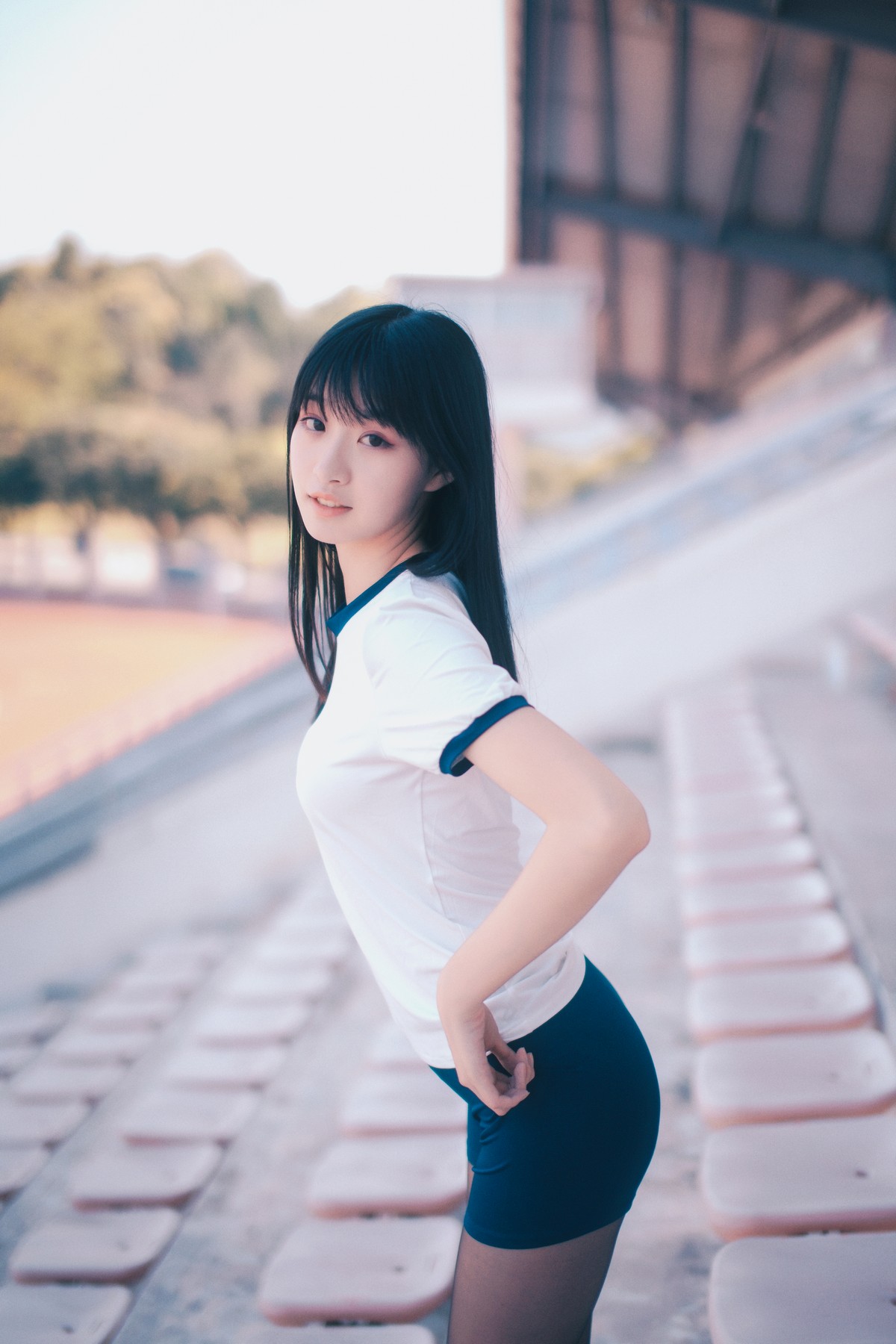 xgyw.top_网红Cosplay沧霁桔梗黑丝体操服主题学校体育场紧身体操服秀完美身材性感写真53P