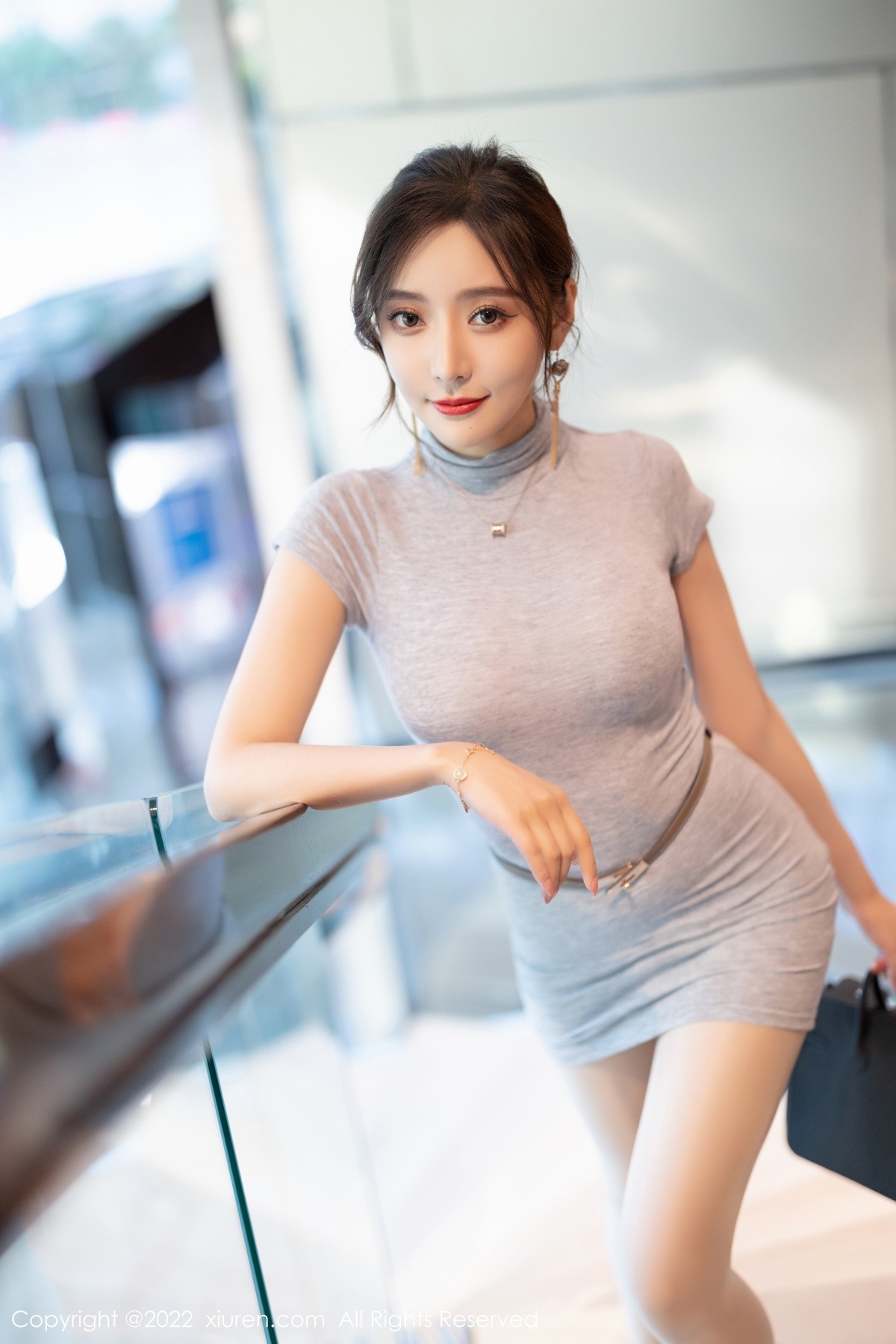 xgyw.top_[XiuRen秀人网]No.4743_女神王馨瑶yanni灰色连衣裙半撩露超薄肉丝裤袜完美诱惑写真71P