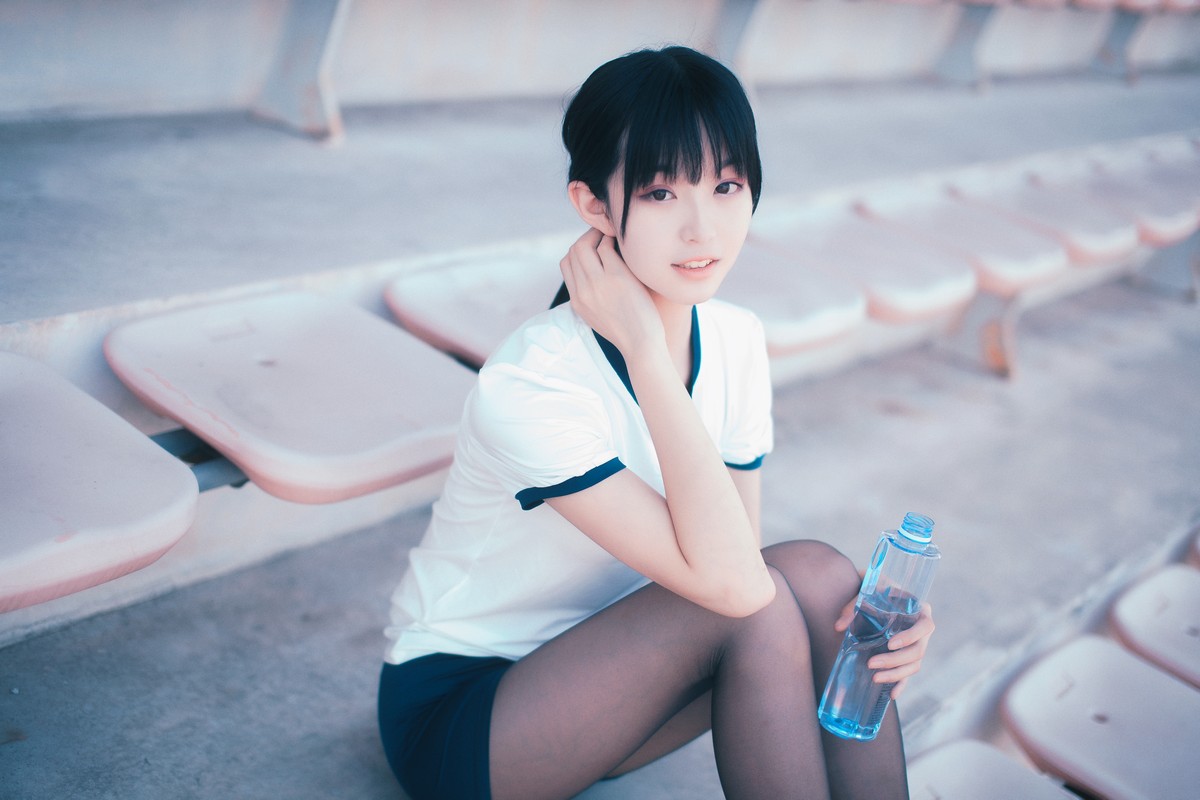 xgyw.top_网红Cosplay沧霁桔梗黑丝体操服主题学校体育场紧身体操服秀完美身材性感写真53P