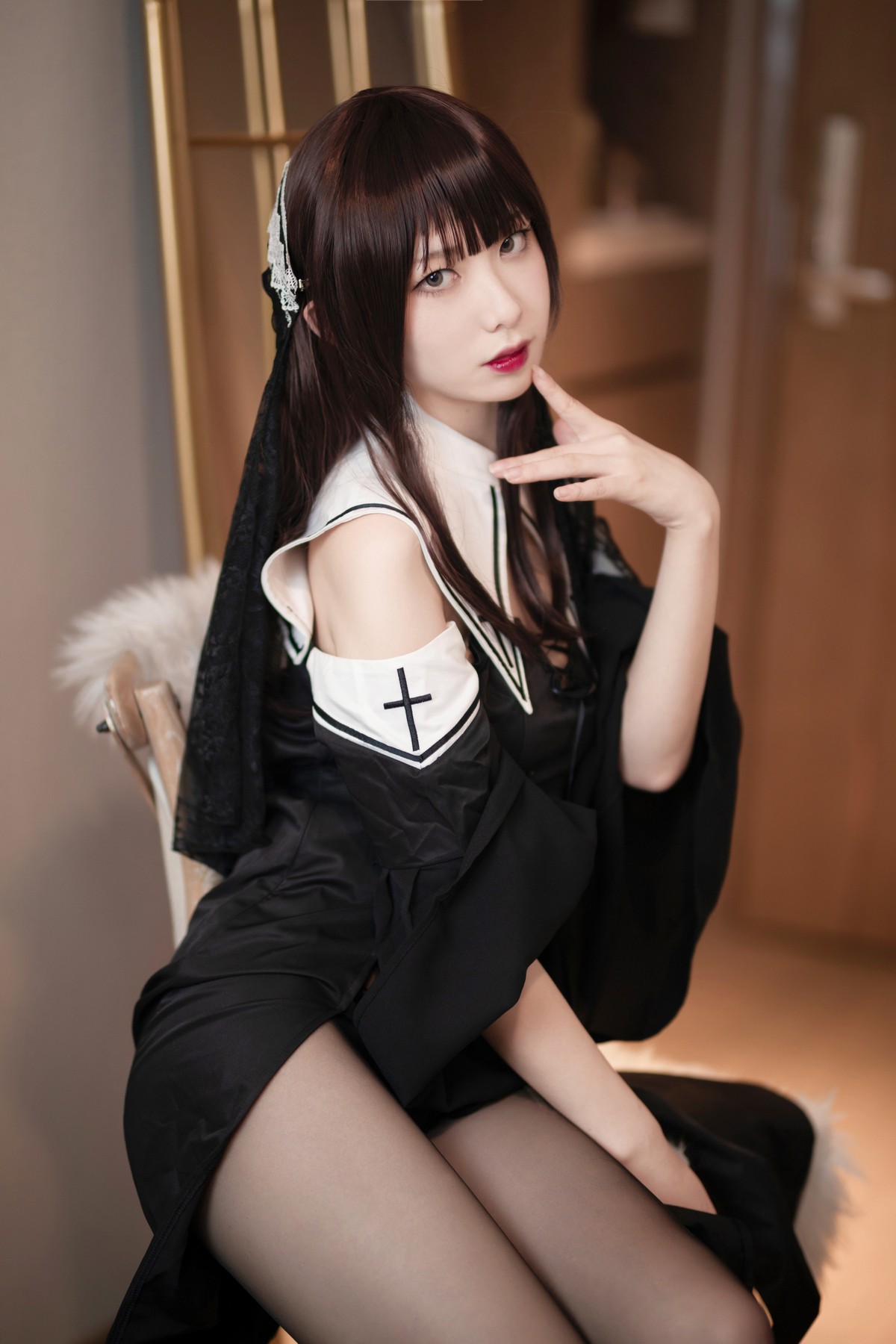 xgyw.top_动漫博主封疆疆v黑色修女主题私房性感黑色长裙配黑丝裤袜秀美腿极致魅惑写真40P