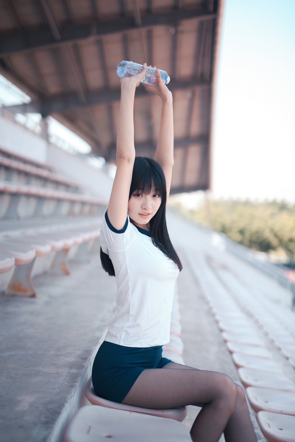 xgyw.top_网红Cosplay沧霁桔梗黑丝体操服主题学校体育场紧身体操服秀完美身材性感写真53P