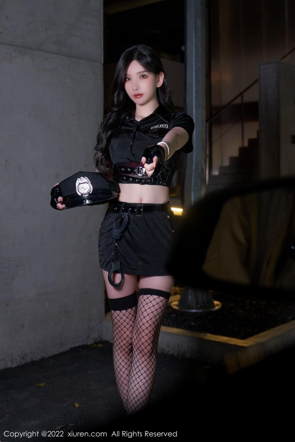 xgyw.top_[XiuRen秀人网]No.4741_女神周于希Sally女警官主题黑色短裙露蕾丝内裤秀翘臀诱惑写真72P