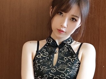 斗鱼主播小女巫露娜黑色丝袜中式主题私人性感黑色中式配黑色丝袜网袜秀美腿骚扰写真33P