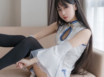 阳光美少女萌芽儿o0瓶儿主题私人性感白色中式配黑色丝袜袜秀完美身材白皙迷人写真41P