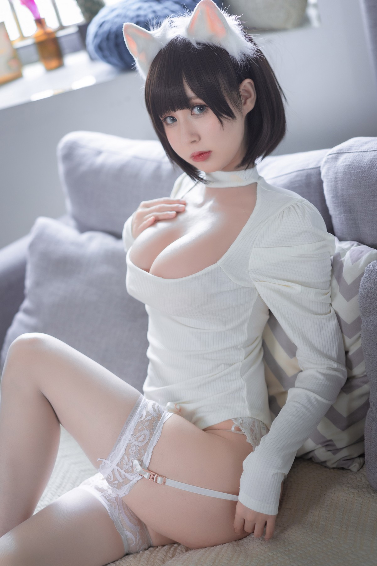 xgyw.top_网络美女西园寺南歌白猫白色连体衣主题私房性感深V毛衣配蕾丝吊袜诱惑写真30P