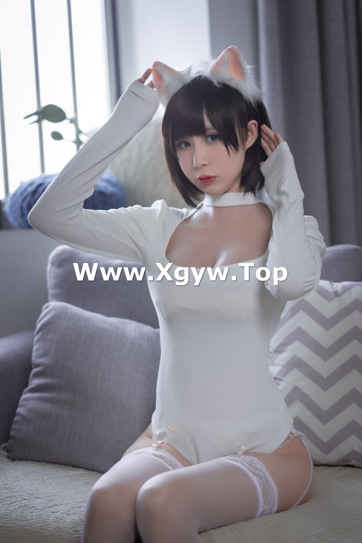 xgyw.top_网络美女西园寺南歌白猫白色连体衣主题私房性感深V毛衣配蕾丝吊袜诱惑写真30P