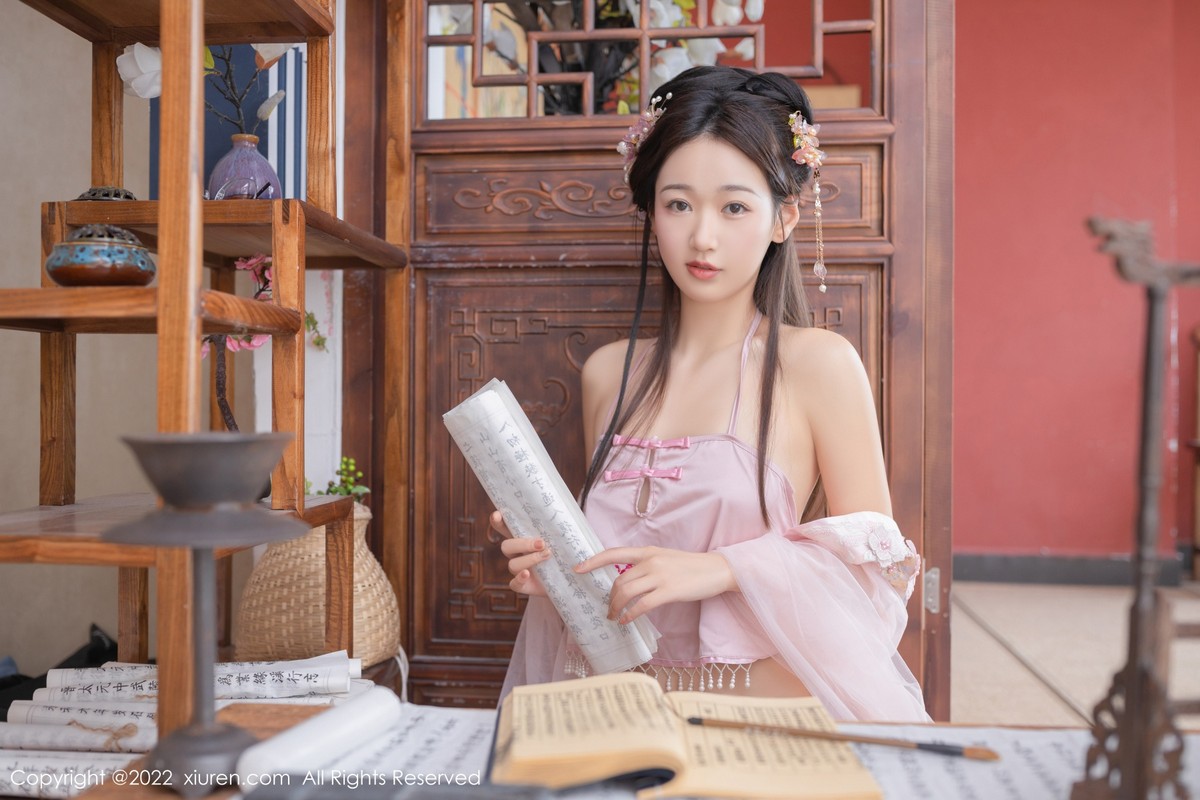 xgyw.top_XiuRen第4749期_模特唐安琪珠三角旅拍古装拍摄粉色性感肚兜秀完美身材诱惑写真75P