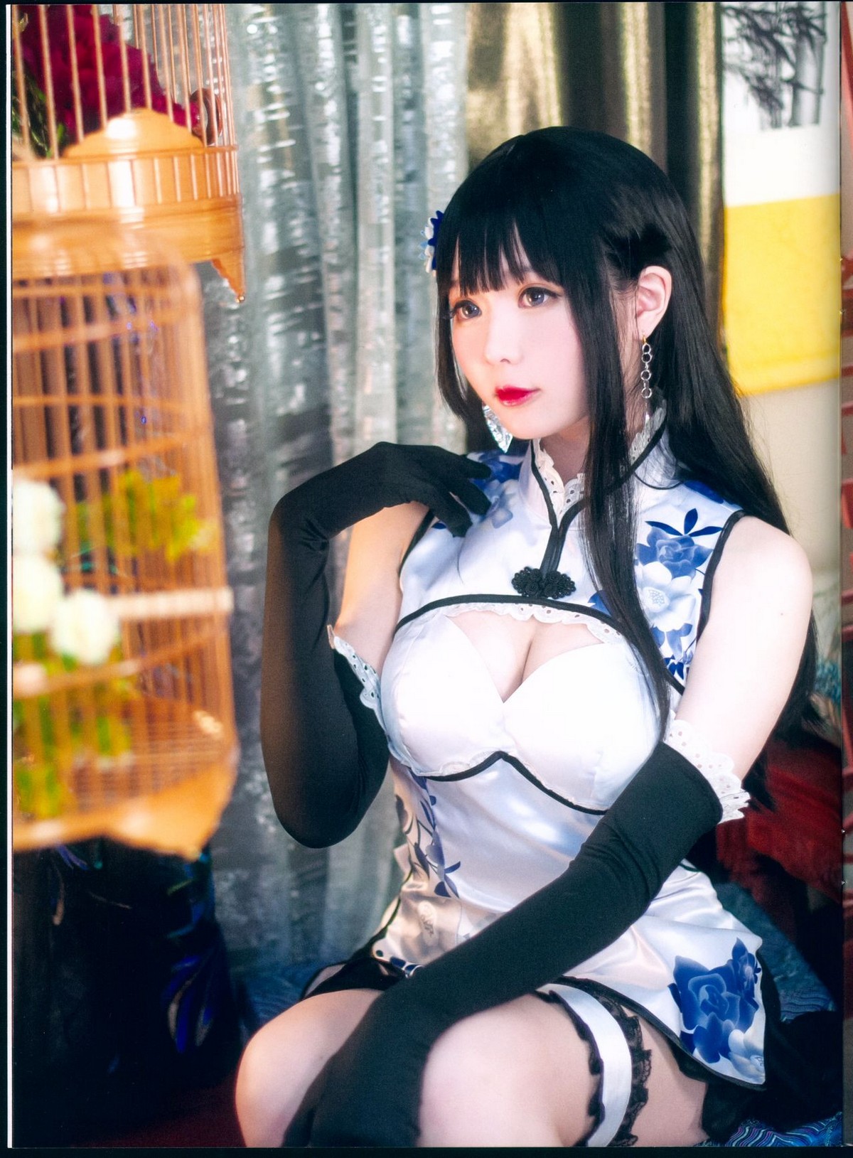 xgyw.top_微博妹纸霜月shimo幻想金瓶梅主题私房性感白色旗袍半撩秀白嫩美腿撩人诱惑写真26P