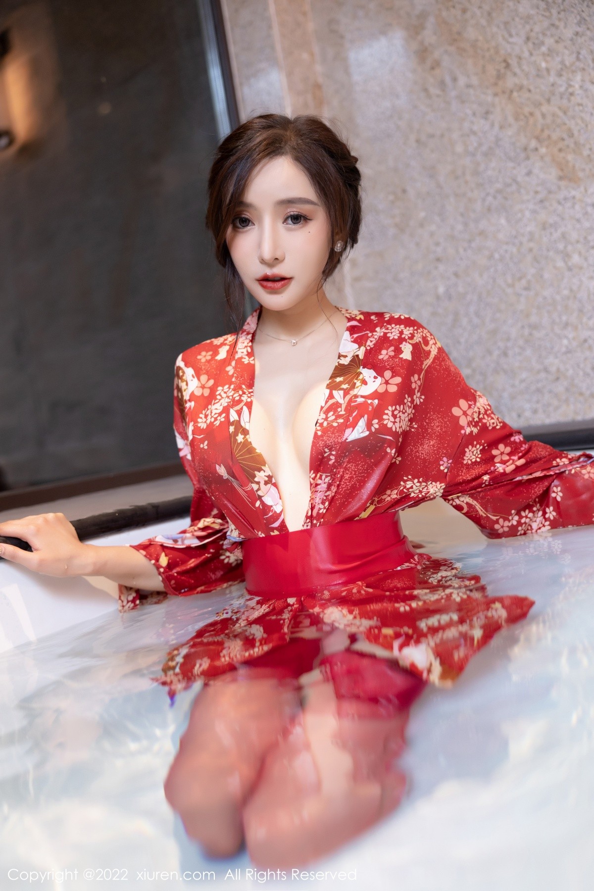 xgyw.top_XiuRen第4748期_女神王馨瑶yanni性感红色日式和服配诱人红丝吊袜撩人诱惑写真71P
