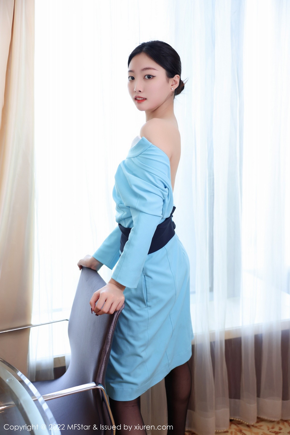 xgyw.top_[MFStar模范学院]Vol.562_新人模特韩好甜私房性感蓝色连衣短裙配黑丝裤袜迷人诱惑写真59P