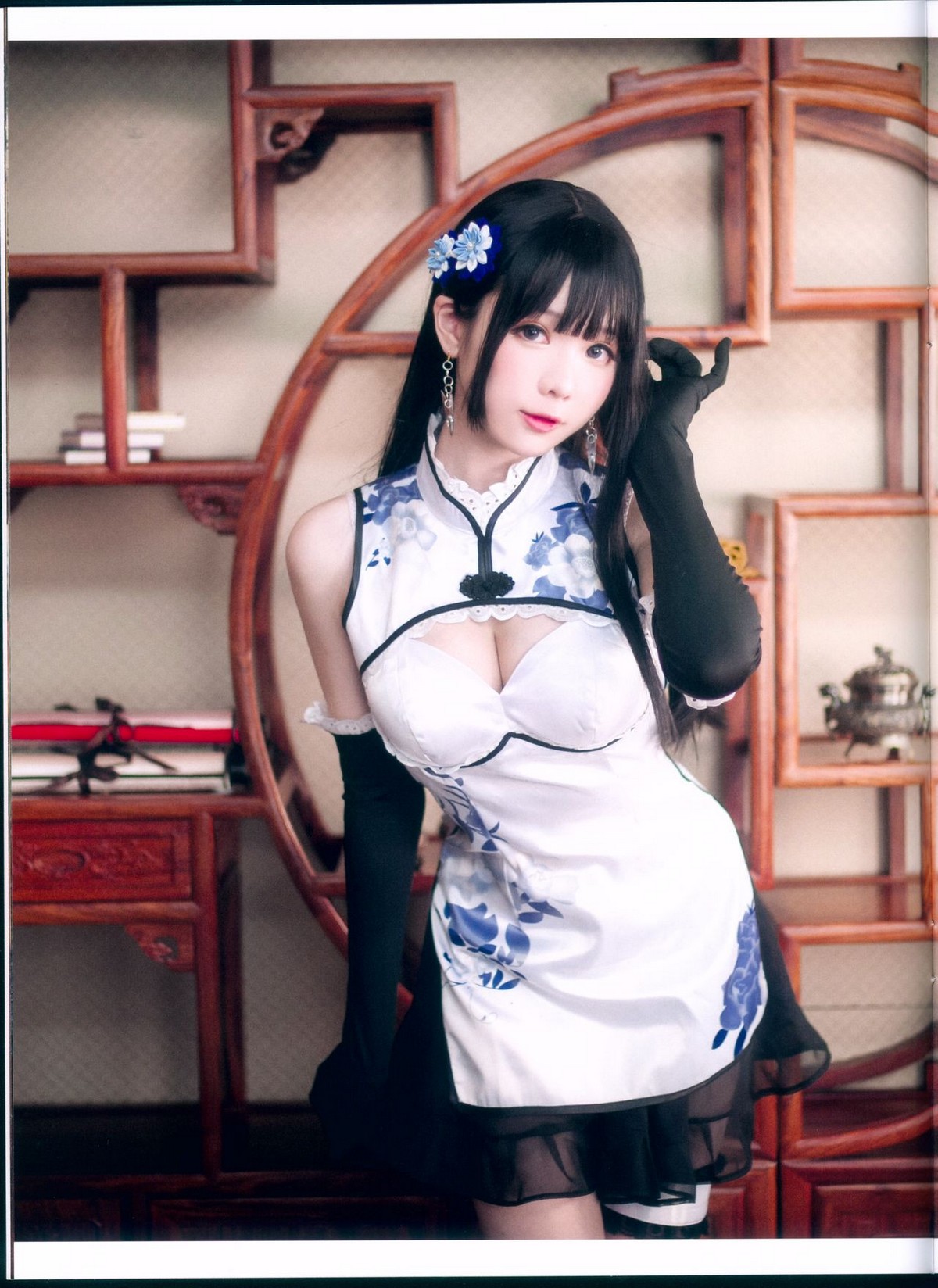 xgyw.top_微博妹纸霜月shimo幻想金瓶梅主题私房性感白色旗袍半撩秀白嫩美腿撩人诱惑写真26P