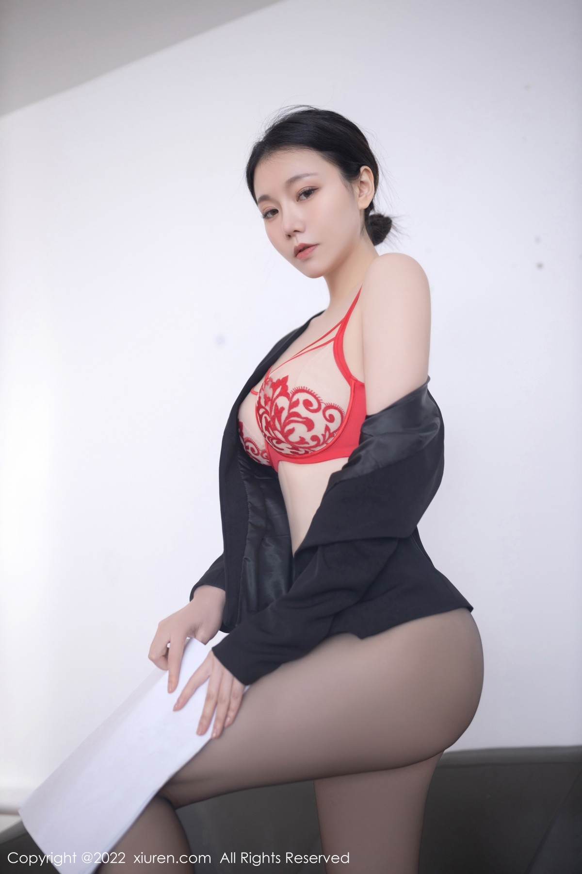 xgyw.top_XiuRen第4755期_模特安然Maleah珠三角旅拍白衬衣配黑短裙超薄黑丝极致魅惑写真81P