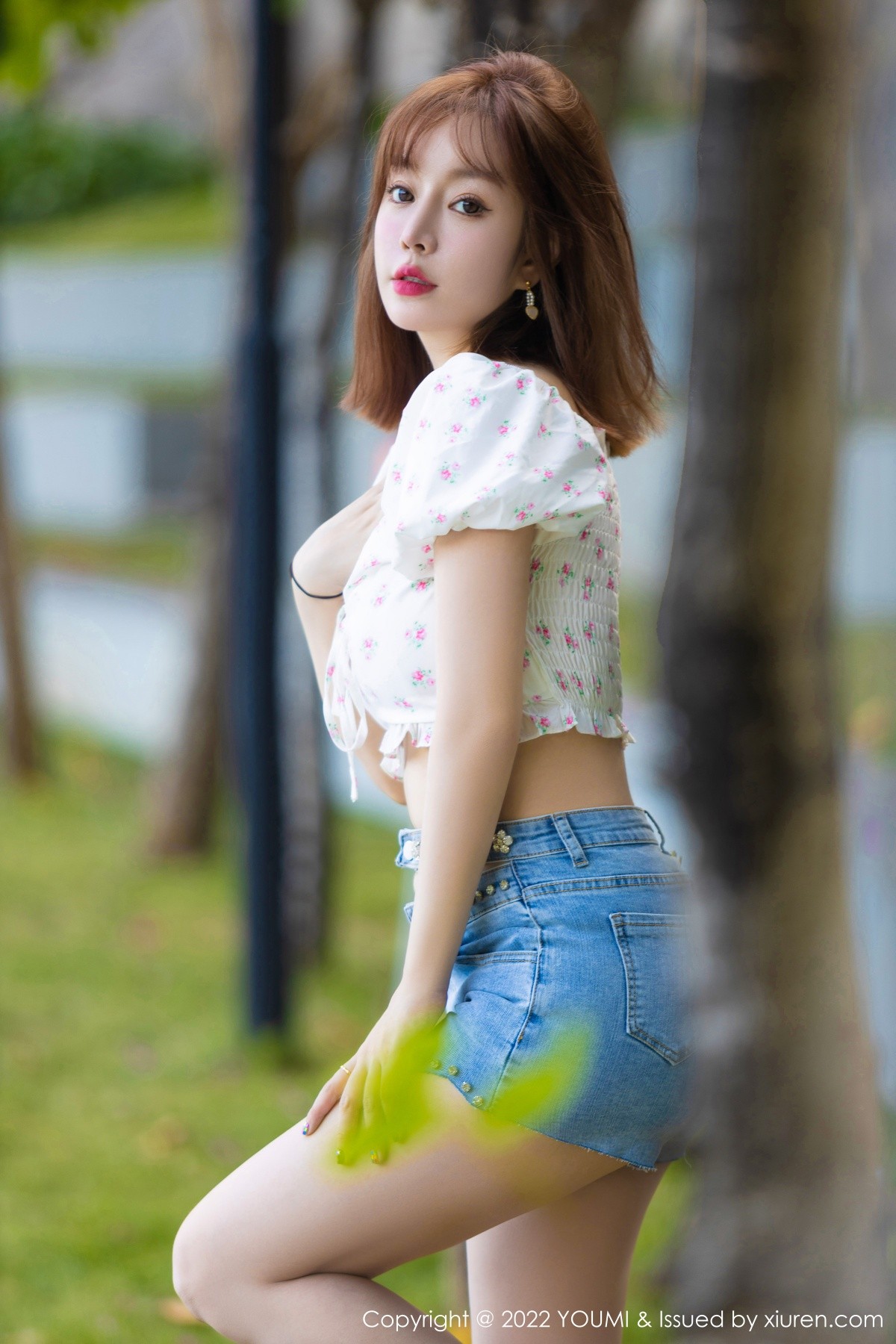xgyw.top_[YouMi尤蜜荟]Vol.767_女神王雨纯三亚旅拍私房白色轻透上衣配蕾丝内衣完美诱惑写真73P