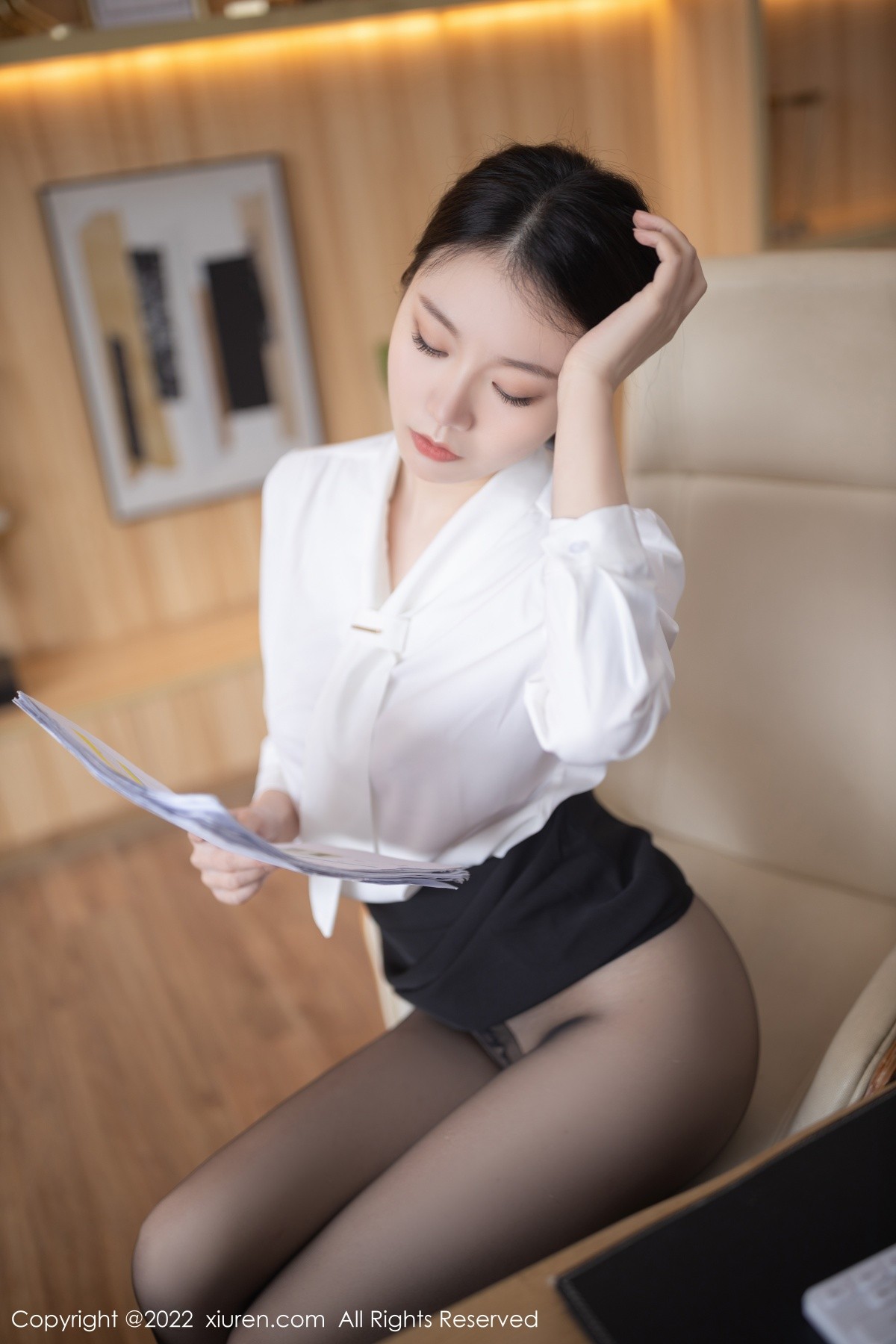 xgyw.top_XiuRen第4755期_模特安然Maleah珠三角旅拍白衬衣配黑短裙超薄黑丝极致魅惑写真81P