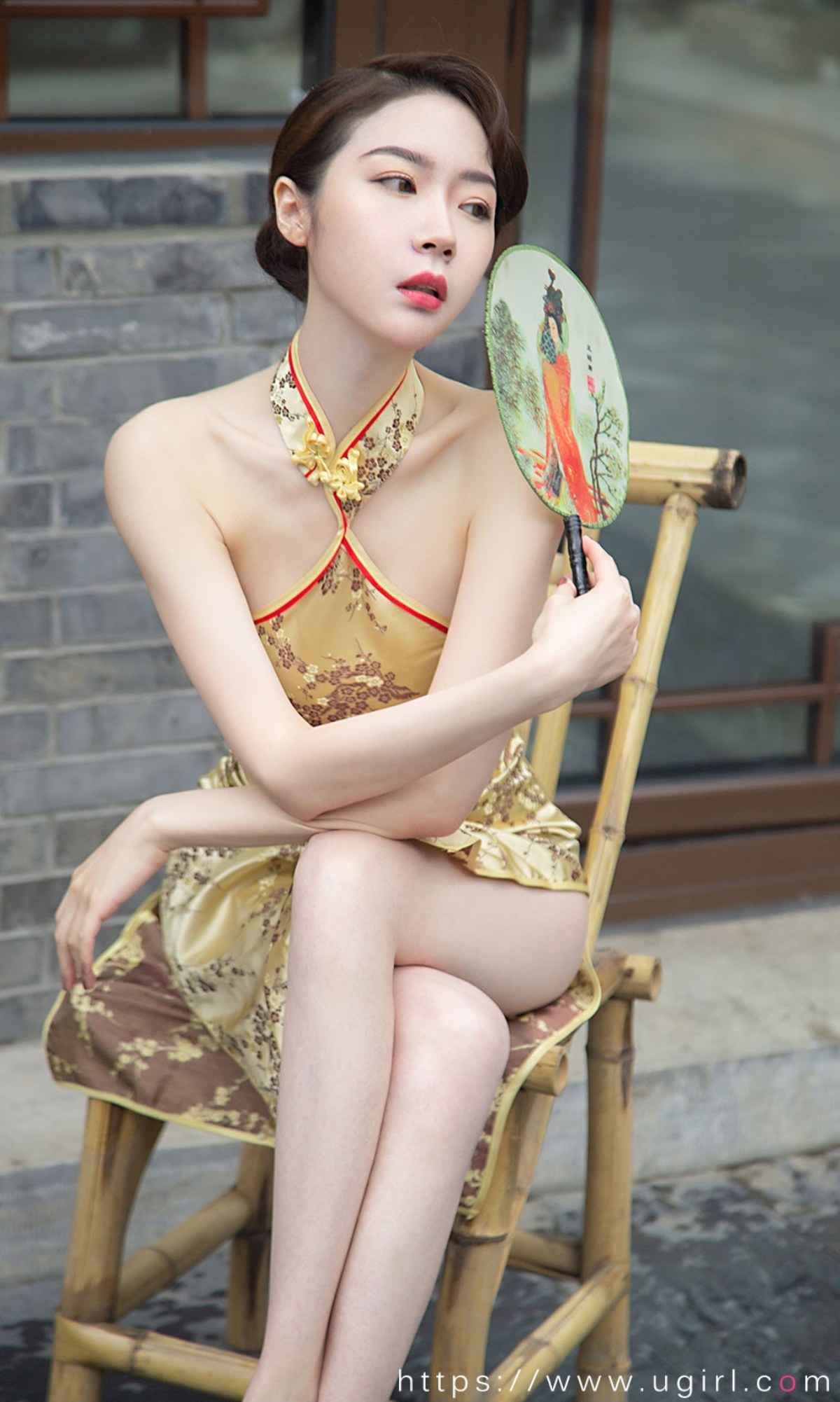 xgyw.top_[Ugirls爱尤物]No.2306_模特梦心玥户外性感旗袍 红色连身长裙秀苗条身材诱惑写真35P