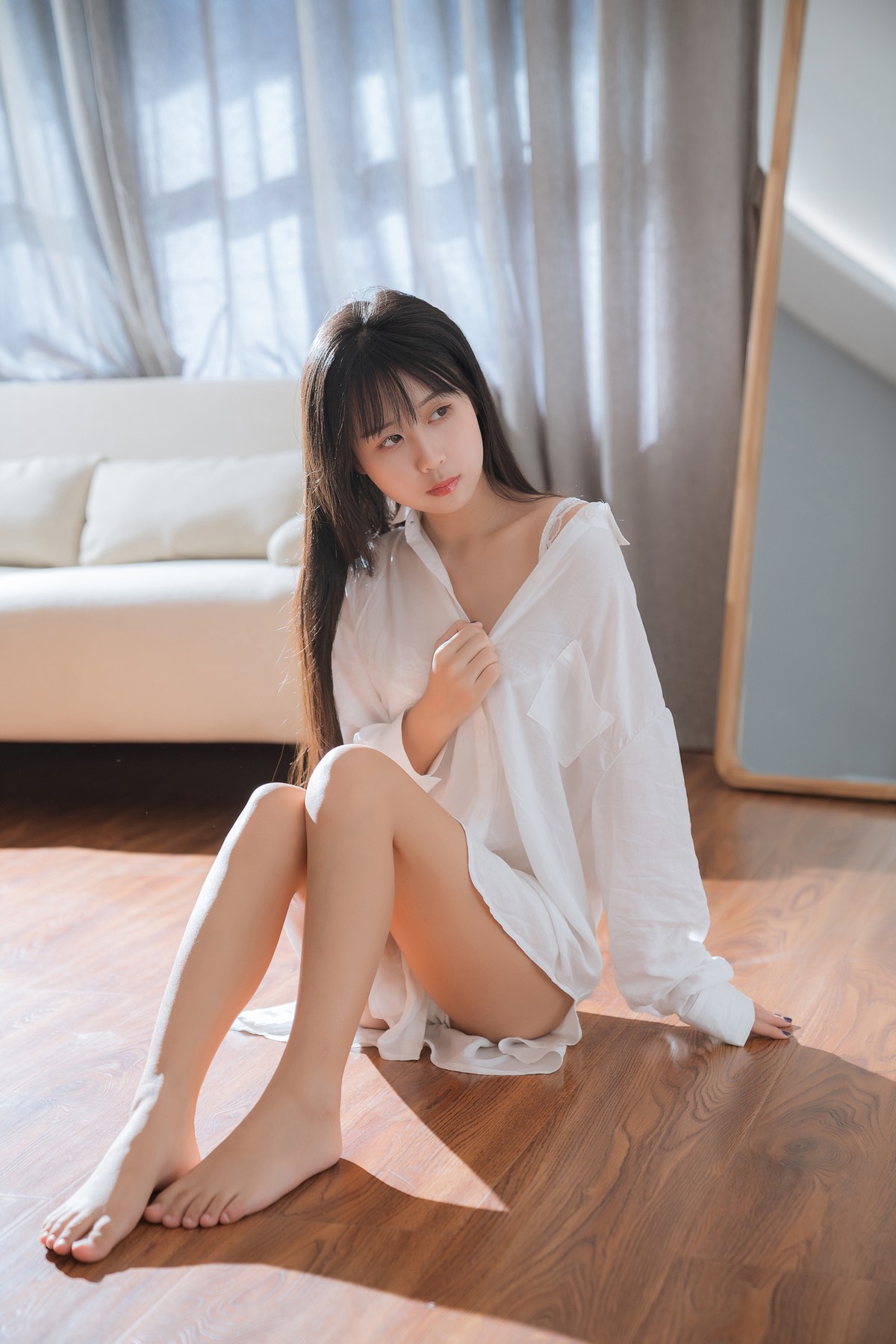 xgyw.top_阳光美少女萌芽儿o0浴缸主题私房浴室性感白色薄透服饰配蕾丝内衣湿身诱惑写真72P