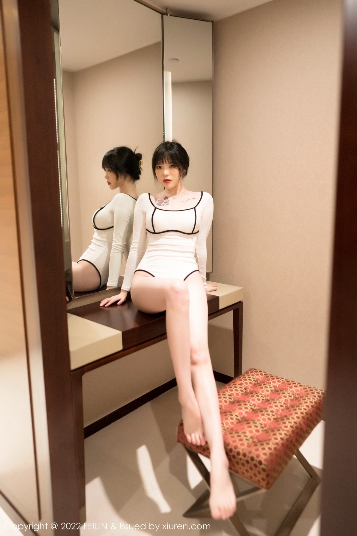 xgyw.top_[FeiLin嗲囡囡]VOL.341_模特Arude薇薇红色露肩连衣裙 白色低胸连体衣秀曼妙身材写真44P