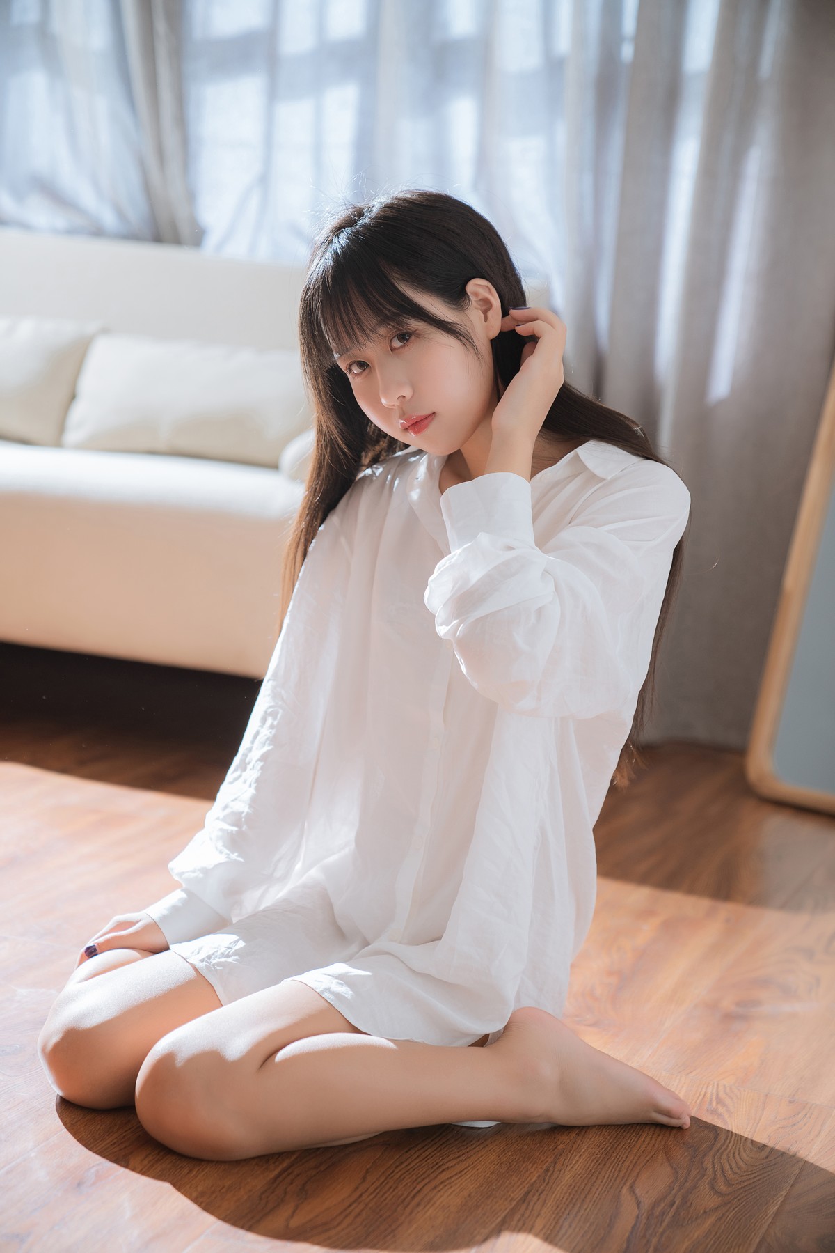 xgyw.top_阳光美少女萌芽儿o0浴缸主题私房浴室性感白色薄透服饰配蕾丝内衣湿身诱惑写真72P