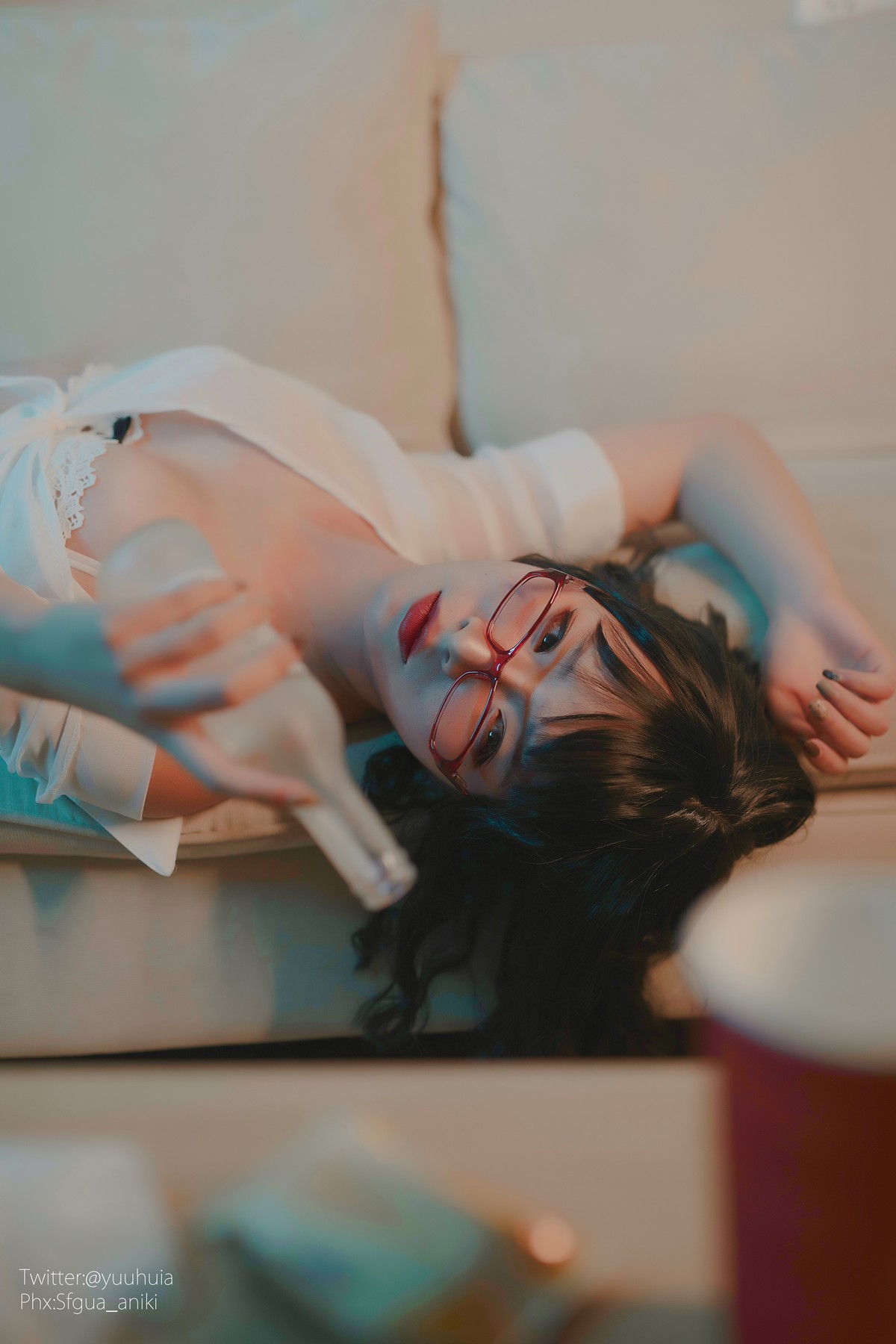 xgyw.top_网络美女yuuhui玉汇宿醉主题私房白色短T配黑短裙半脱露白色蕾丝内衣诱惑写真88P
