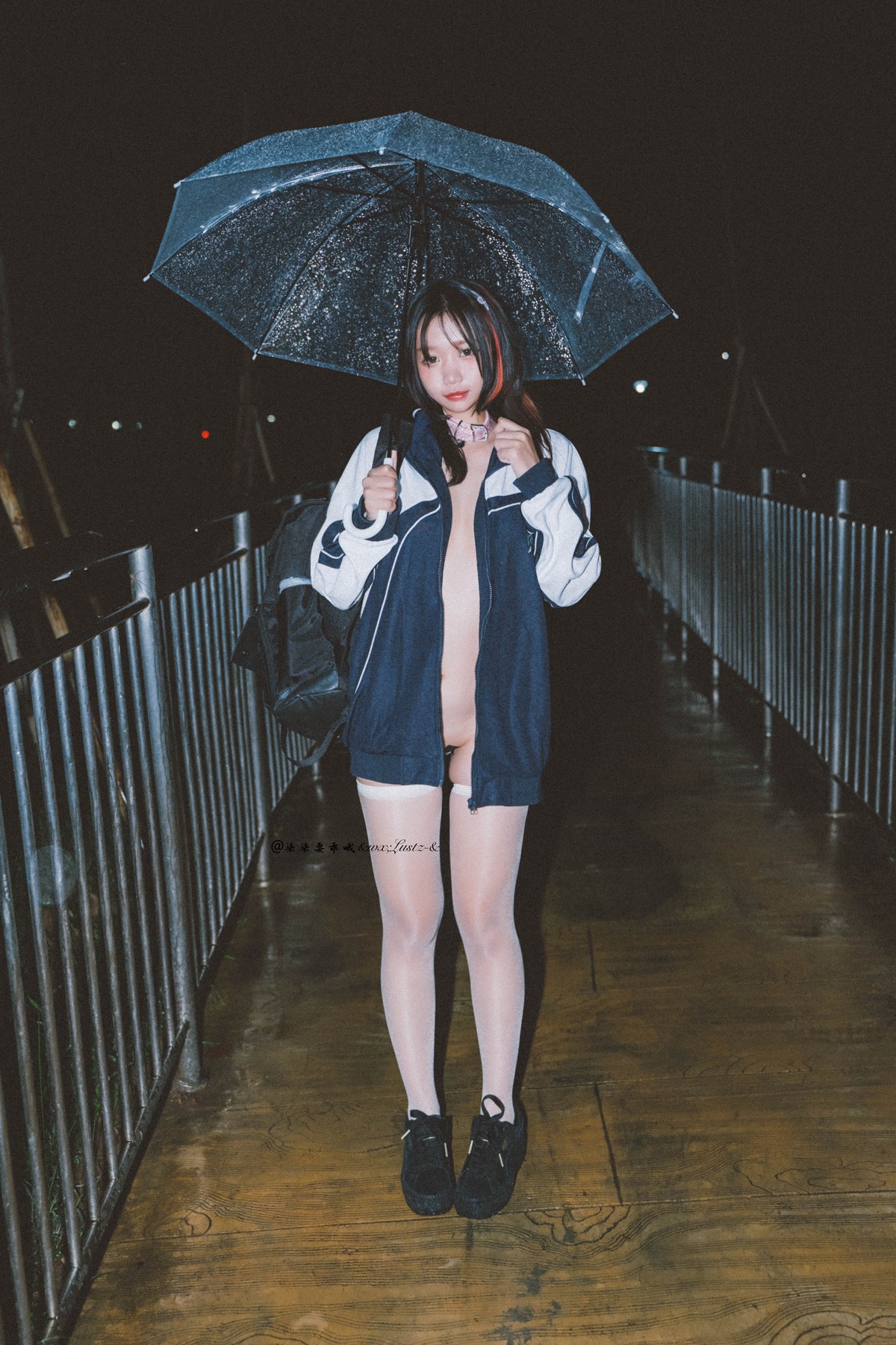 xgyw.top_动漫博主柒柒要乖哦校服主题性感校服大尺度全脱露火辣身材遮点极致诱惑写真42P