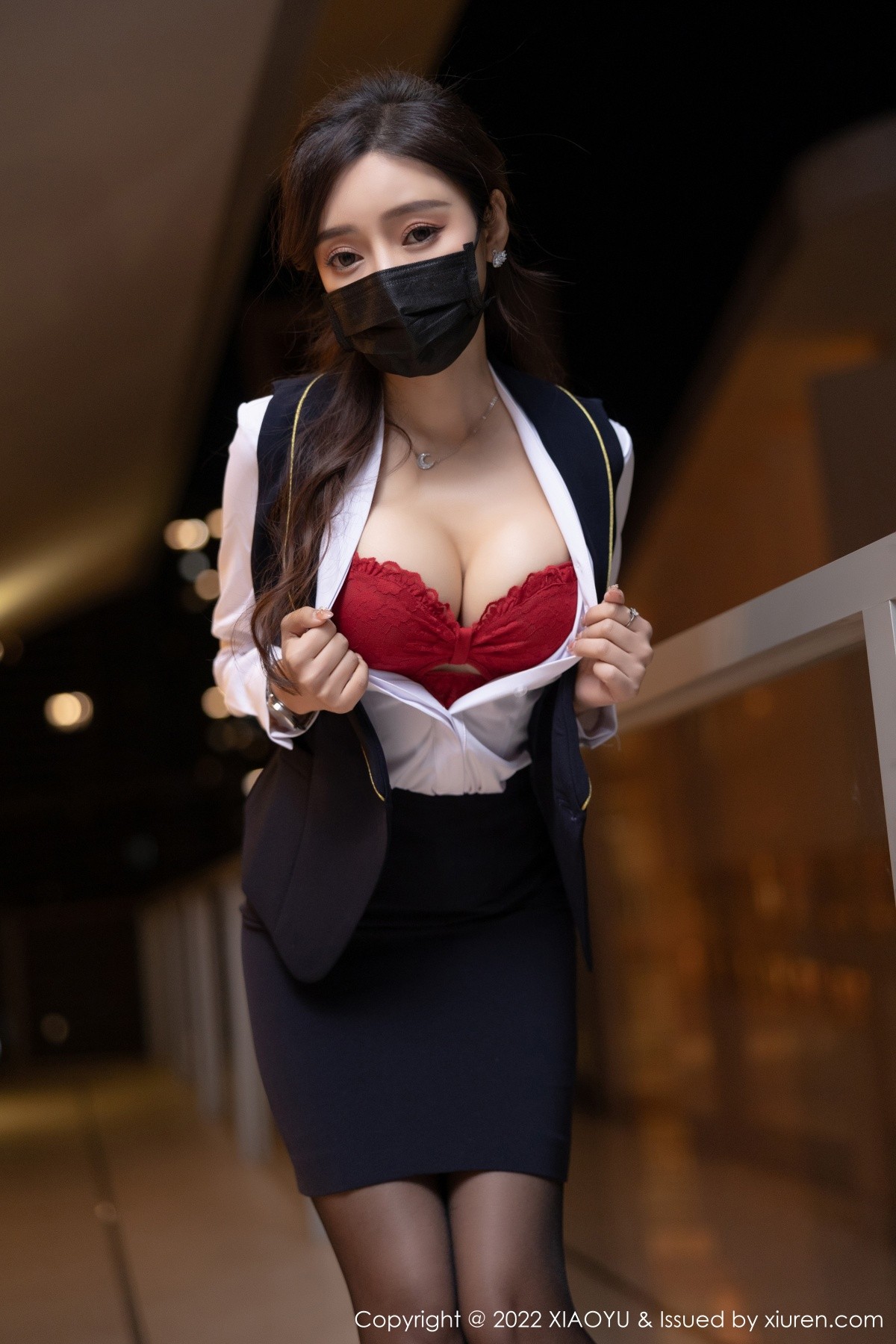 xgyw.top_[XiaoYu画语界]Vol.743_女神王馨瑶yanni惠州旅拍脱职业套装露红色蕾丝内衣诱惑写真75P
