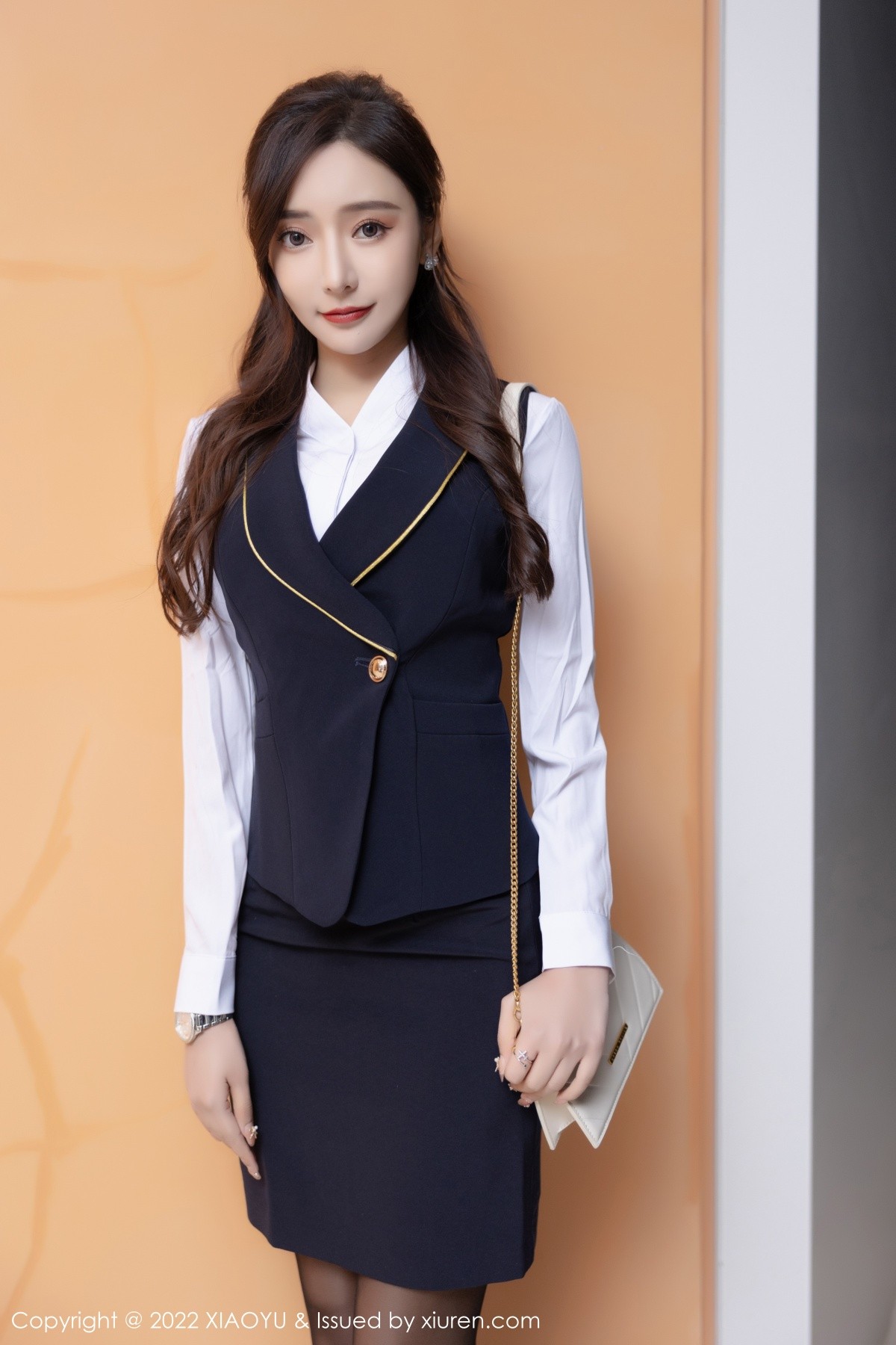 xgyw.top_[XiaoYu画语界]Vol.743_女神王馨瑶yanni惠州旅拍脱职业套装露红色蕾丝内衣诱惑写真75P