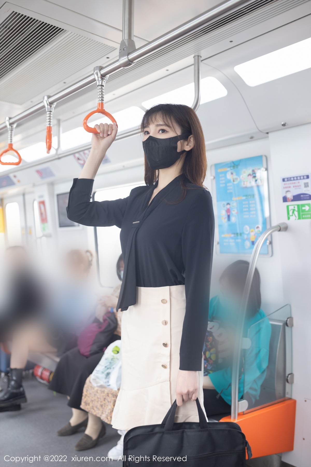 xgyw.top_XiuRen第4771期_模特陆萱萱珠三角旅拍脱职业装露性感内衣配开档肉丝诱惑写真76P