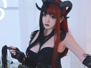 动漫博主恩田直幸魅魔主题私人性感黑色缕空内衣配黑色蕾丝吊袜极致魅惑写真40P
