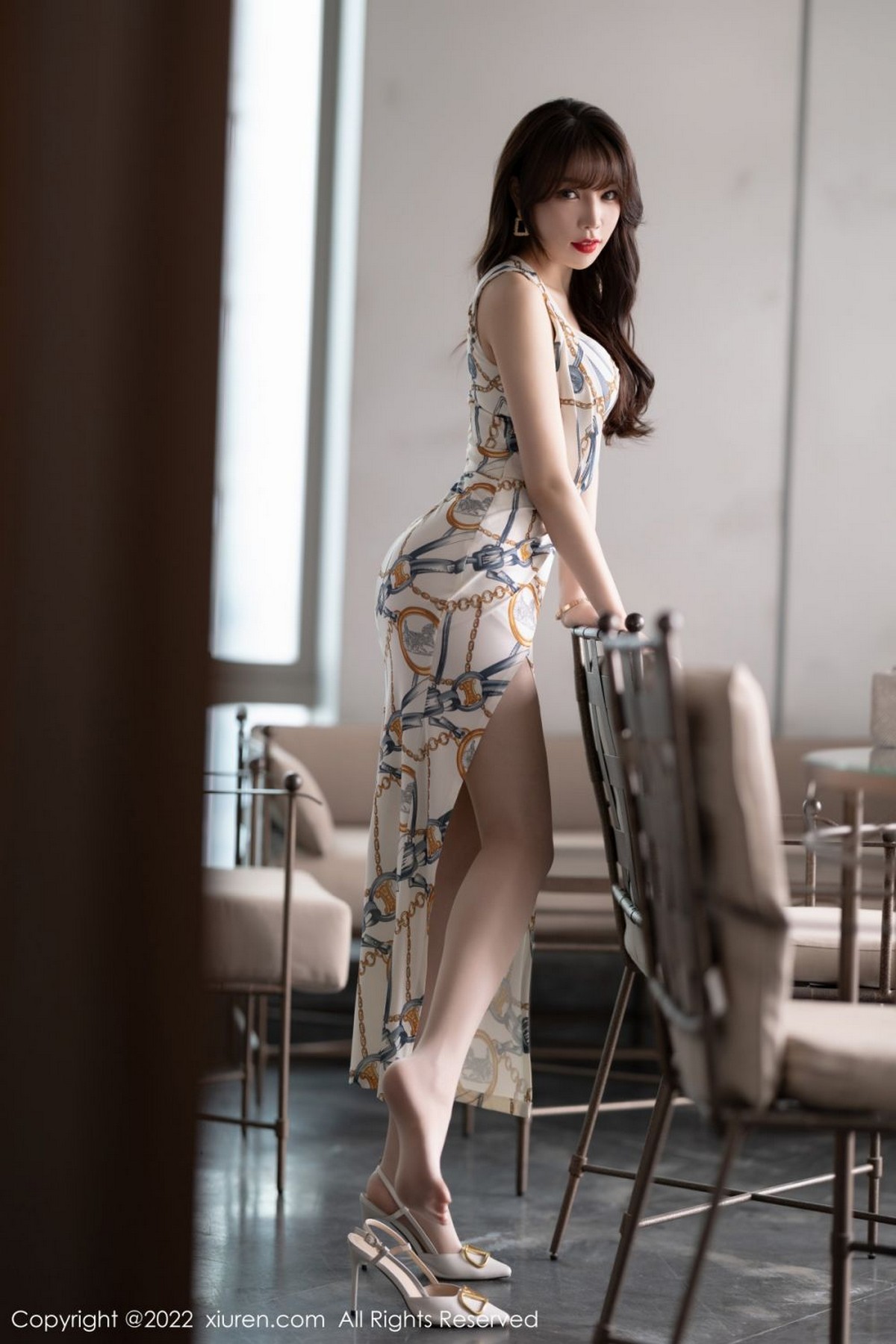 xgyw.top_XiuRen第4777期_女神芝芝Booty浅色连衣裙半脱露性感黄色内衣原色丝袜诱惑写真77P
