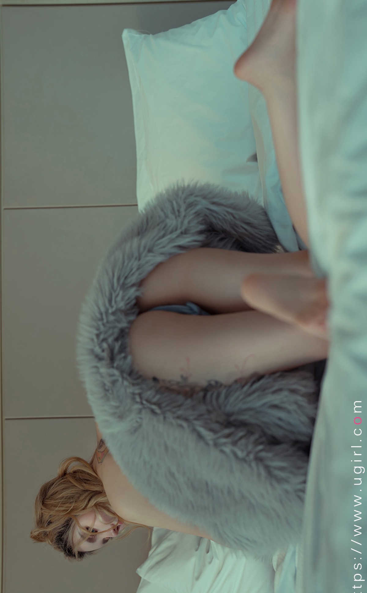 xgyw.top_[Ugirls爱尤物]No.2309_嫩模美幸baby私房床上性感连体衣半脱秀浑圆翘臀诱惑写真35P