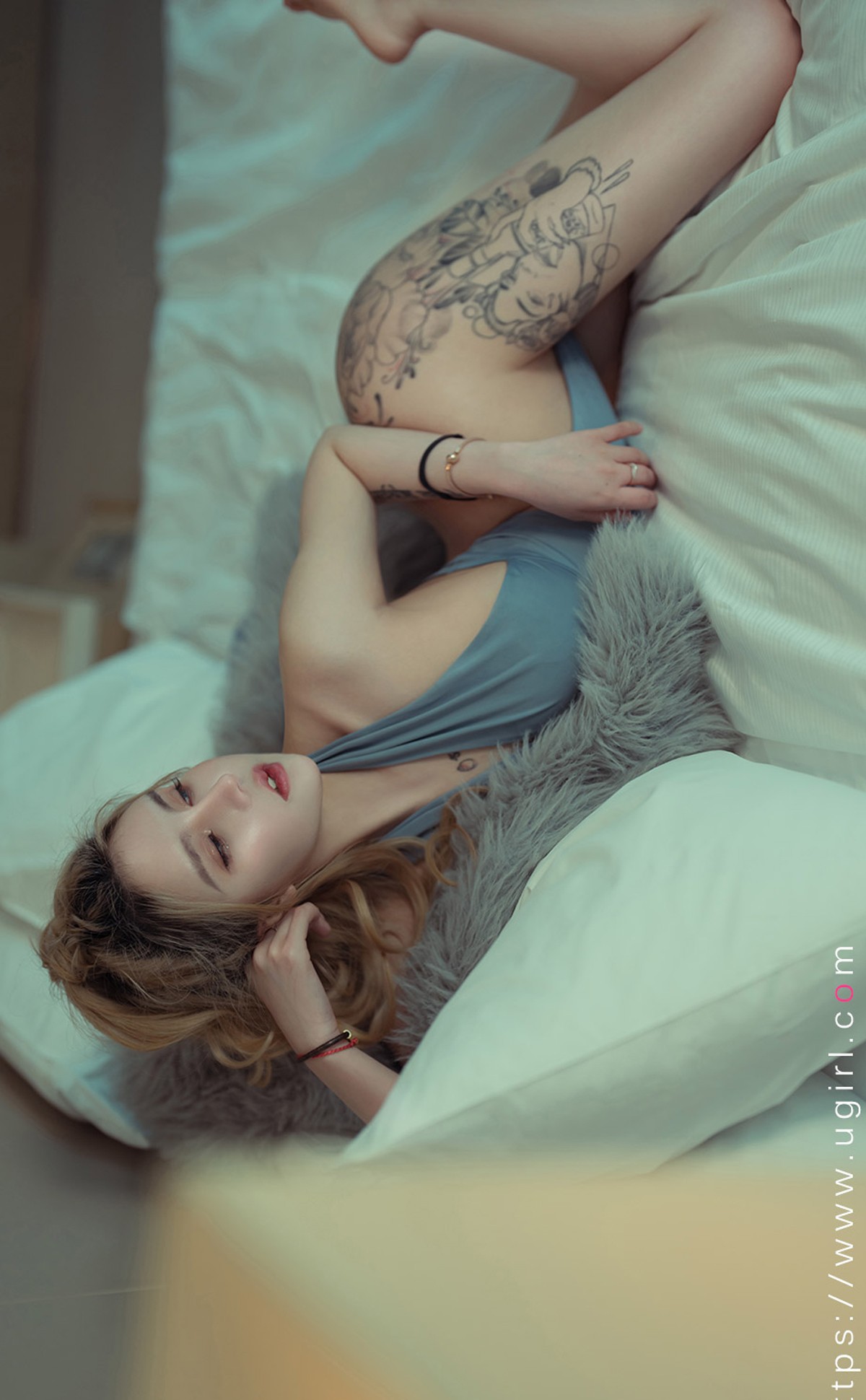xgyw.top_[Ugirls爱尤物]No.2309_嫩模美幸baby私房床上性感连体衣半脱秀浑圆翘臀诱惑写真35P